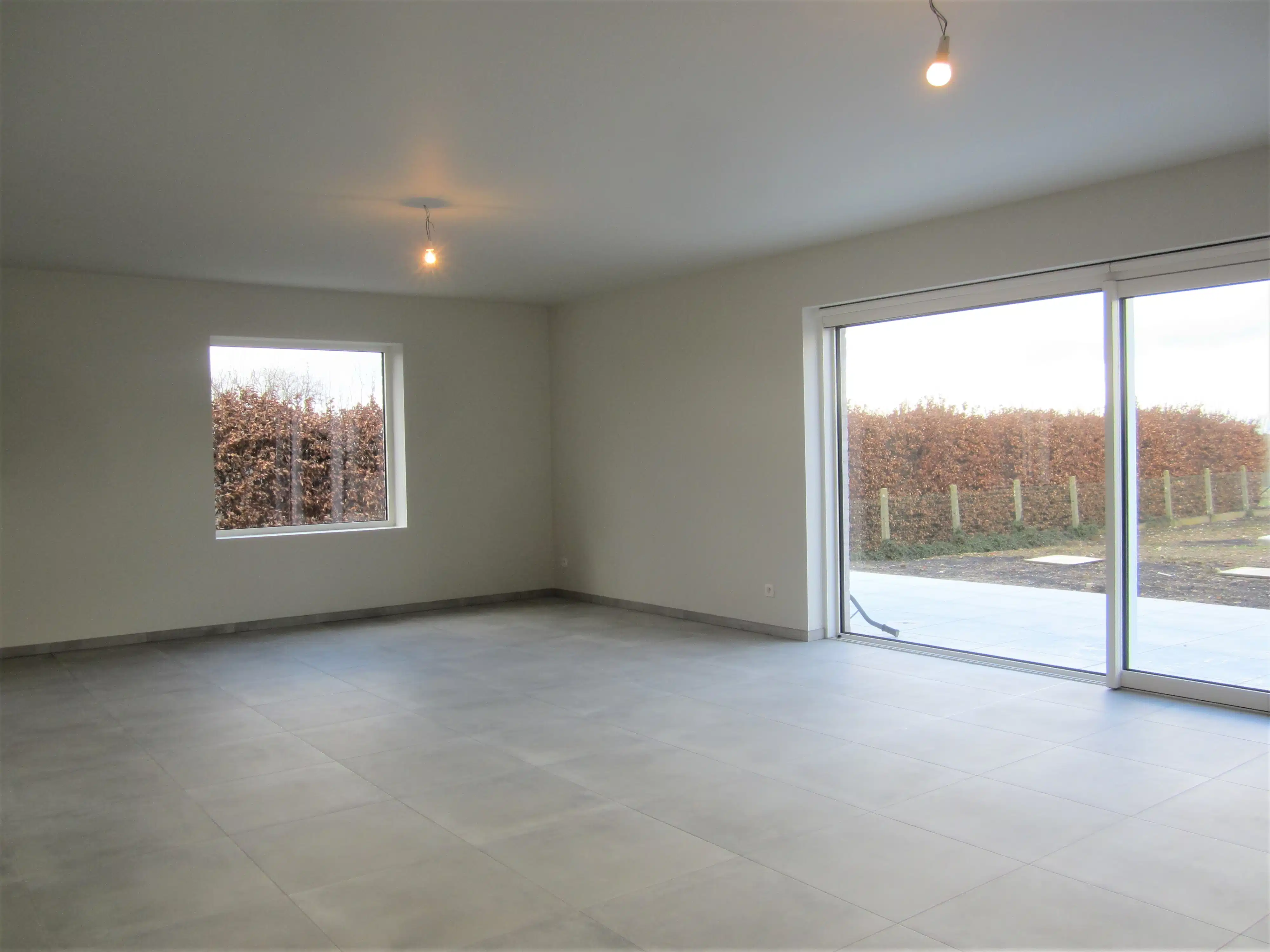 Prachtige nieuwbouwwoning van 195m² met terras v 40m², tuin, zonnepanelen en twee staanplaatsen. Aanrader! foto 9