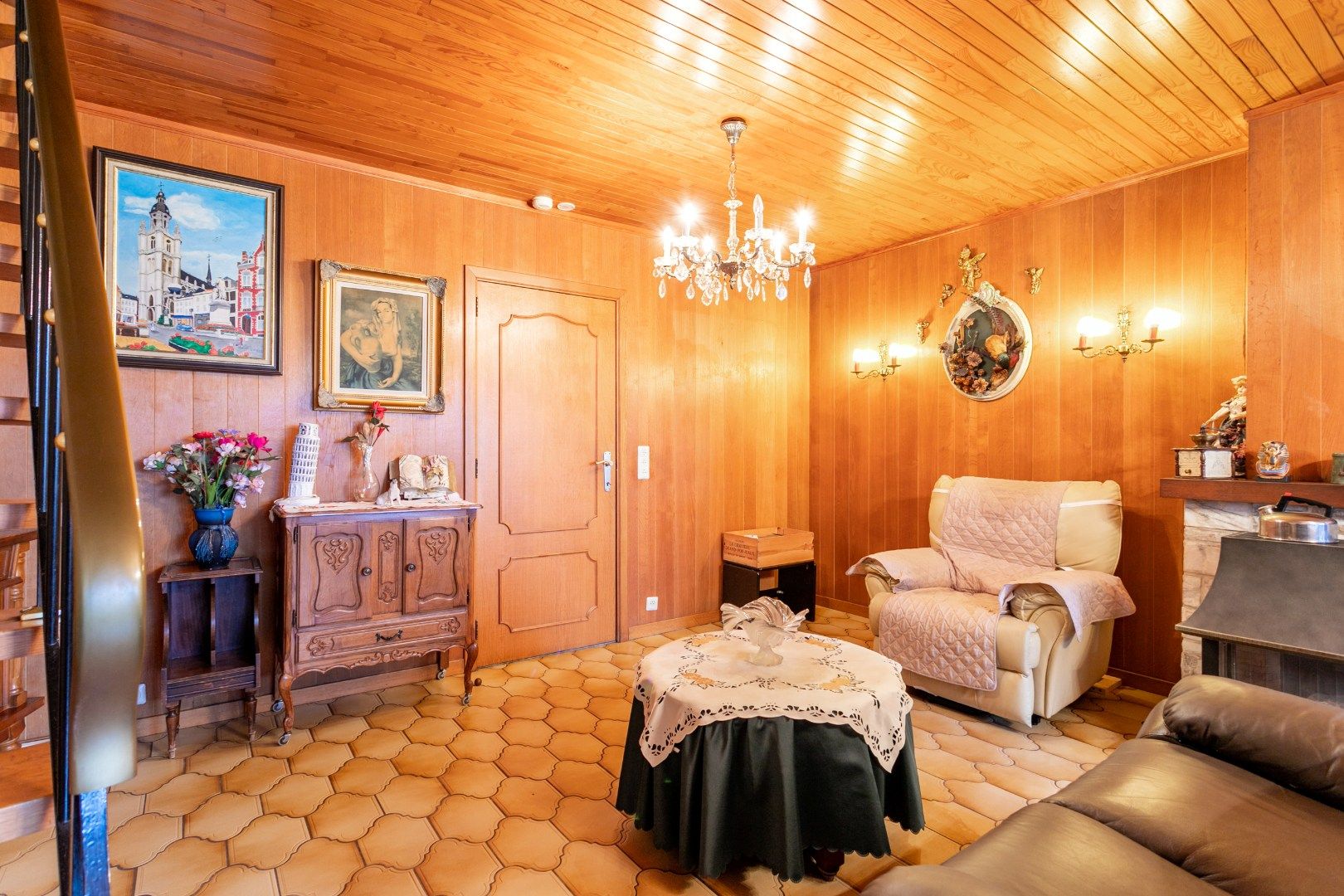 Te renoveren bel-étage met 2 slpk en garage te Buizingen foto 5