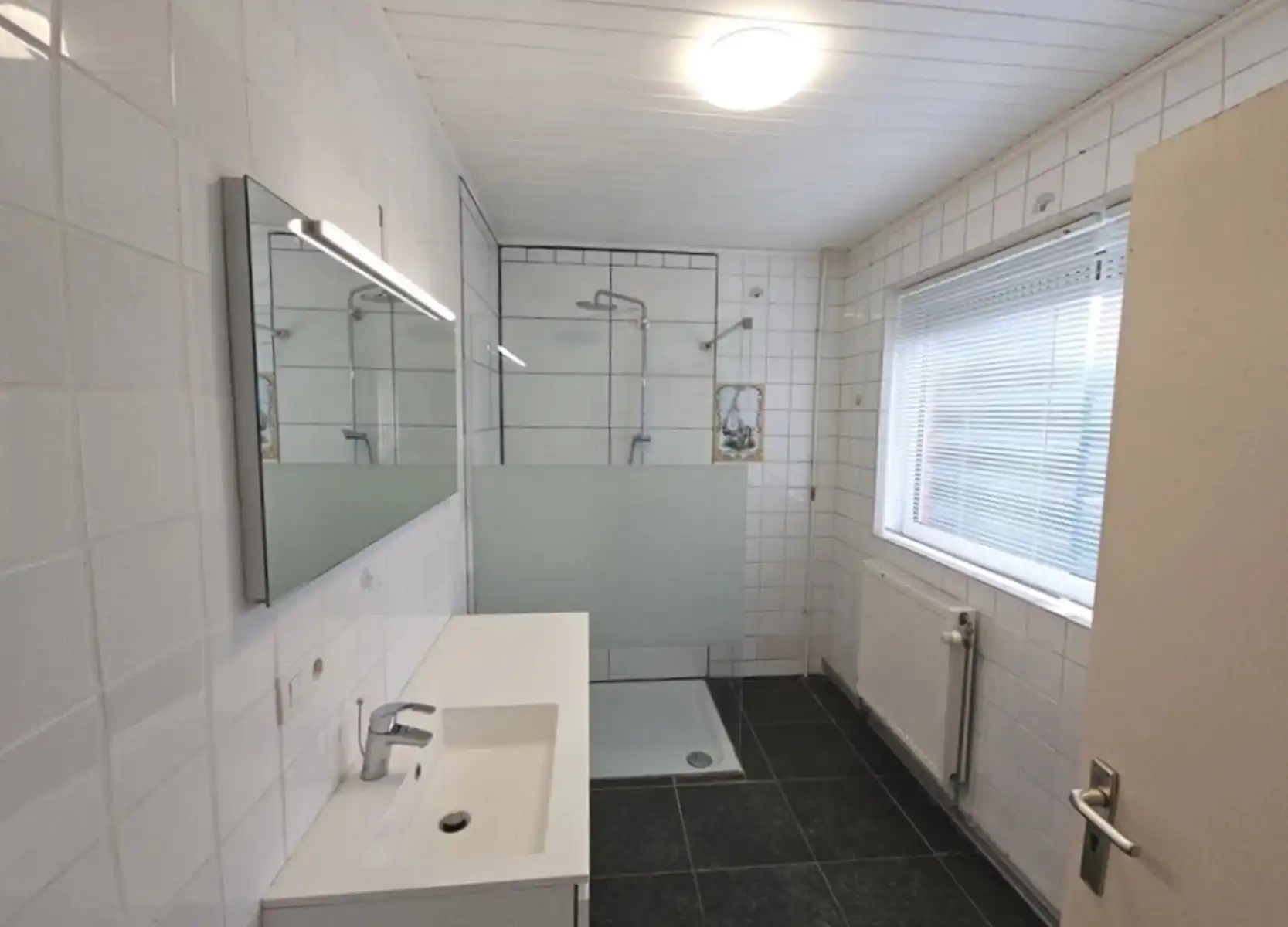 Charmante gelijkvloerse woning in een rustige residentiële omgeving. foto 9