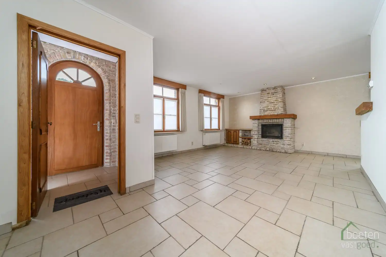 DE PANNE: Villahuis met 4 slaapkamers (waarvan 1 gelijkvloers), bureauruimte, 2 badkamers en ruime tuin op 1.250m² totale grondopp. foto 4