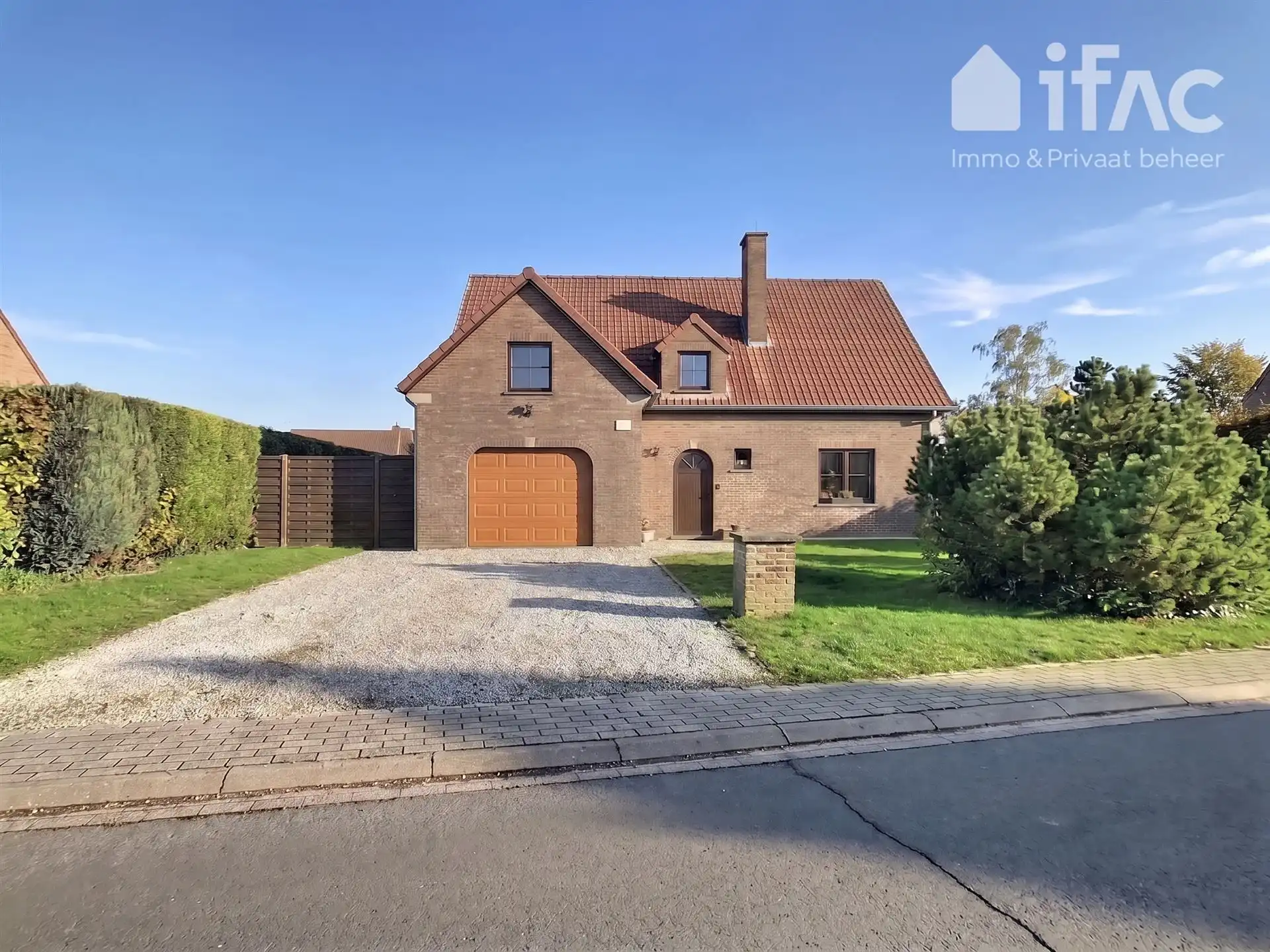 Ruime en gerenoveerde 5-Slaapkamer Villa met Tuin  foto 3