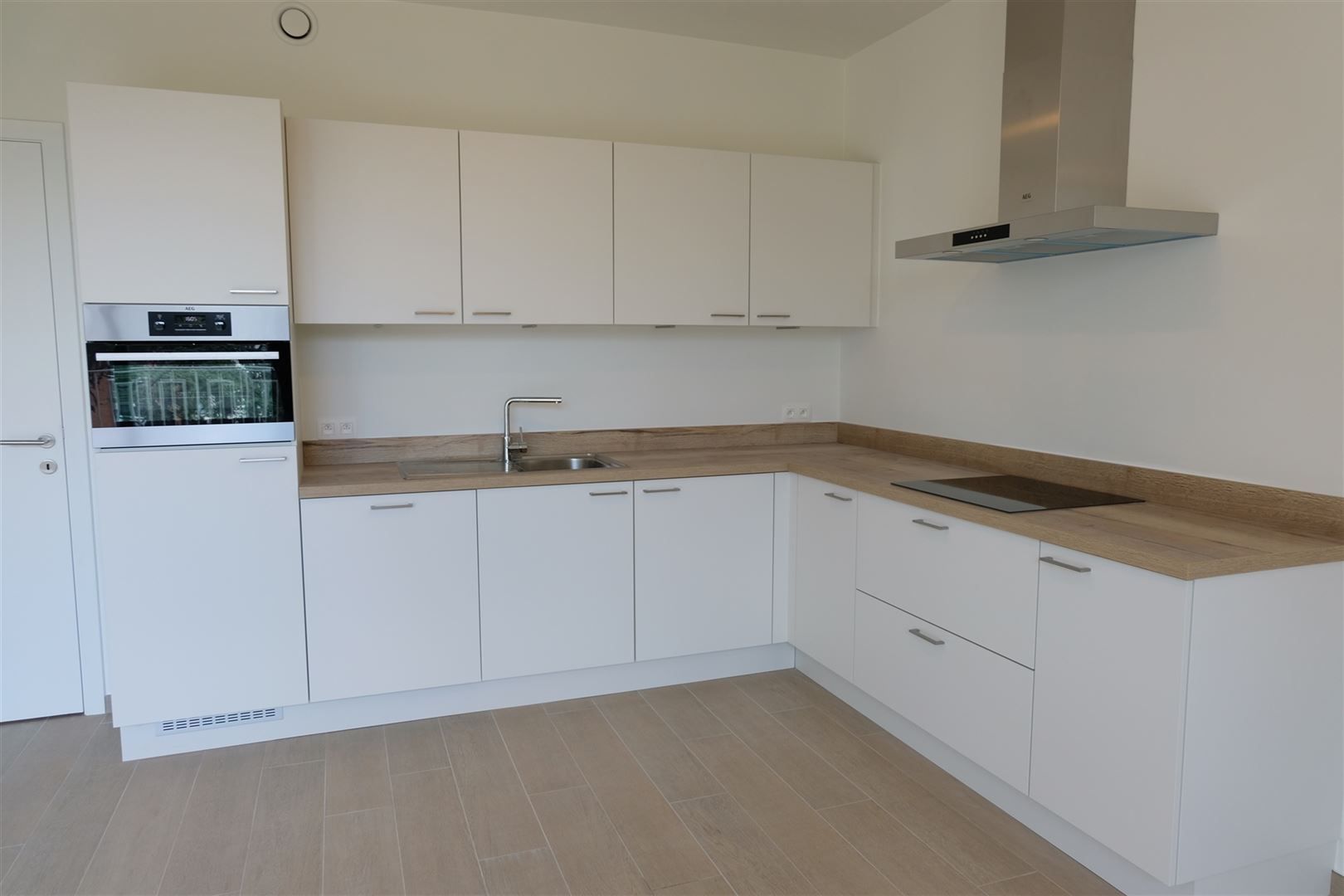 Licht nieuwbouw appartement in toffe wijk foto 5