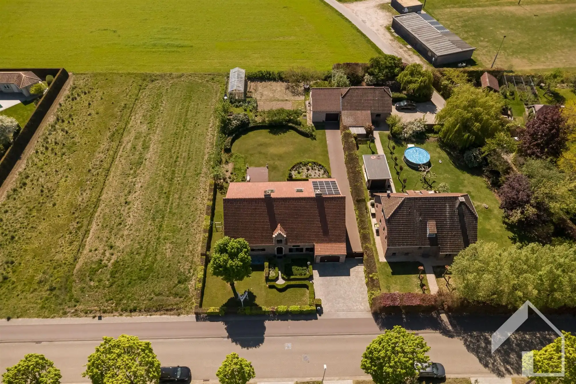 mooi landhuis in groene en rustige omgeving foto 2