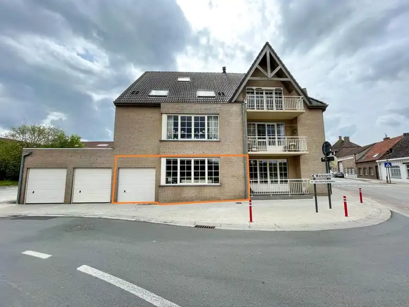 Modern appartement met 2 slaapkamers, terras en garage op centrale ligging te Wakken! foto 17