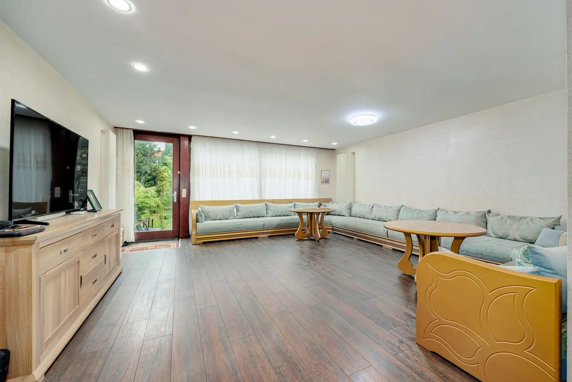 Zeer ruime woning van 415m² met grote tuin in Merksem foto 4