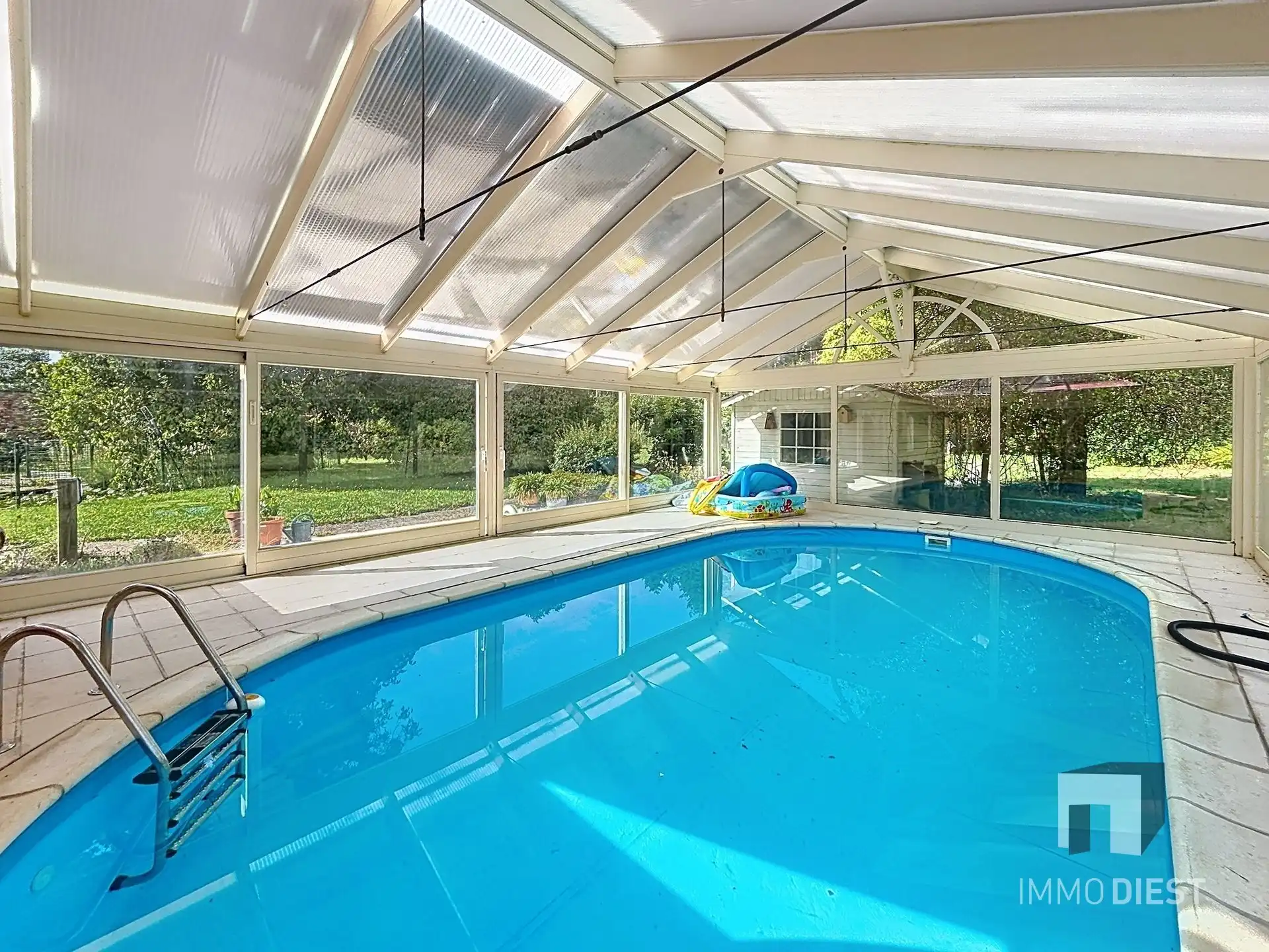 Villa met residentiele liggein op 60are met 8 slaapkamers foto 4