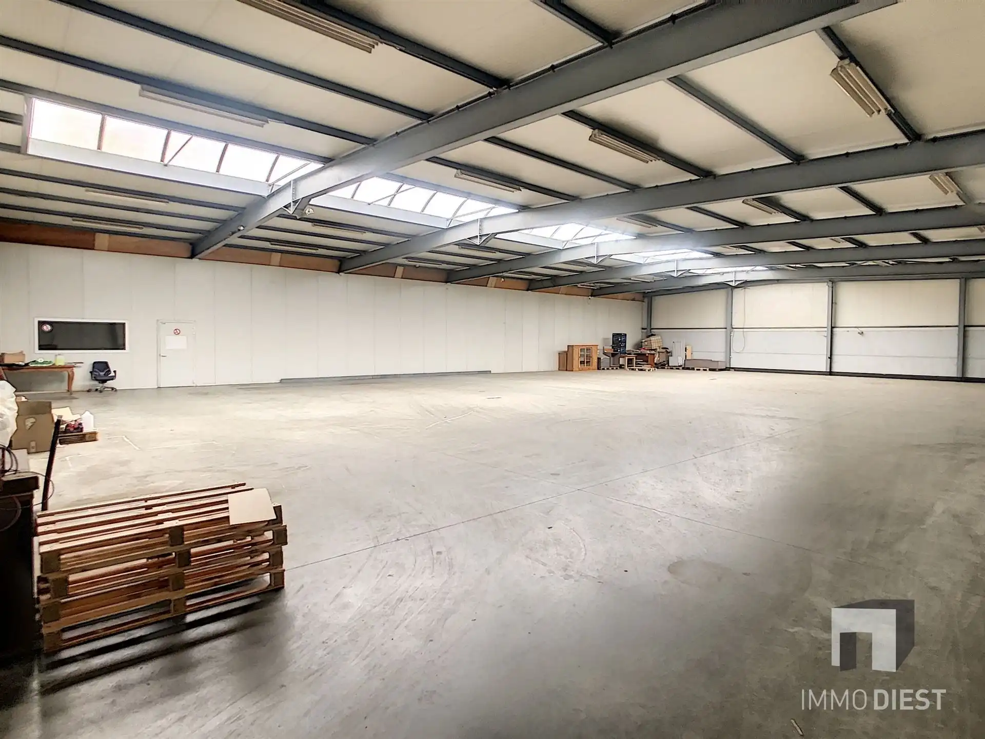 1500 M² GEKOELDE OPSLAG MET BURELEN  foto 27
