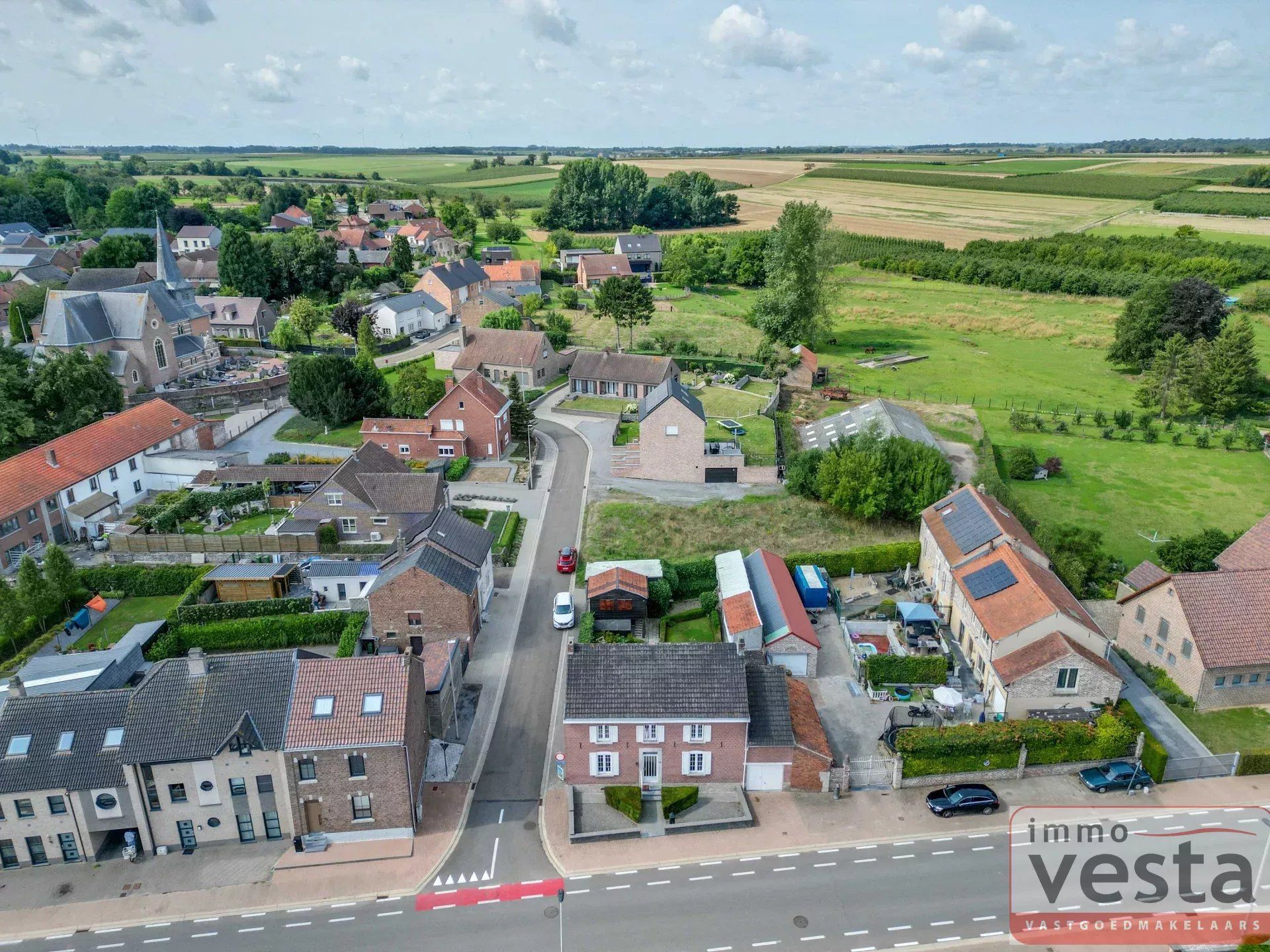 Te renoveren woning met landelijke ligging foto 6