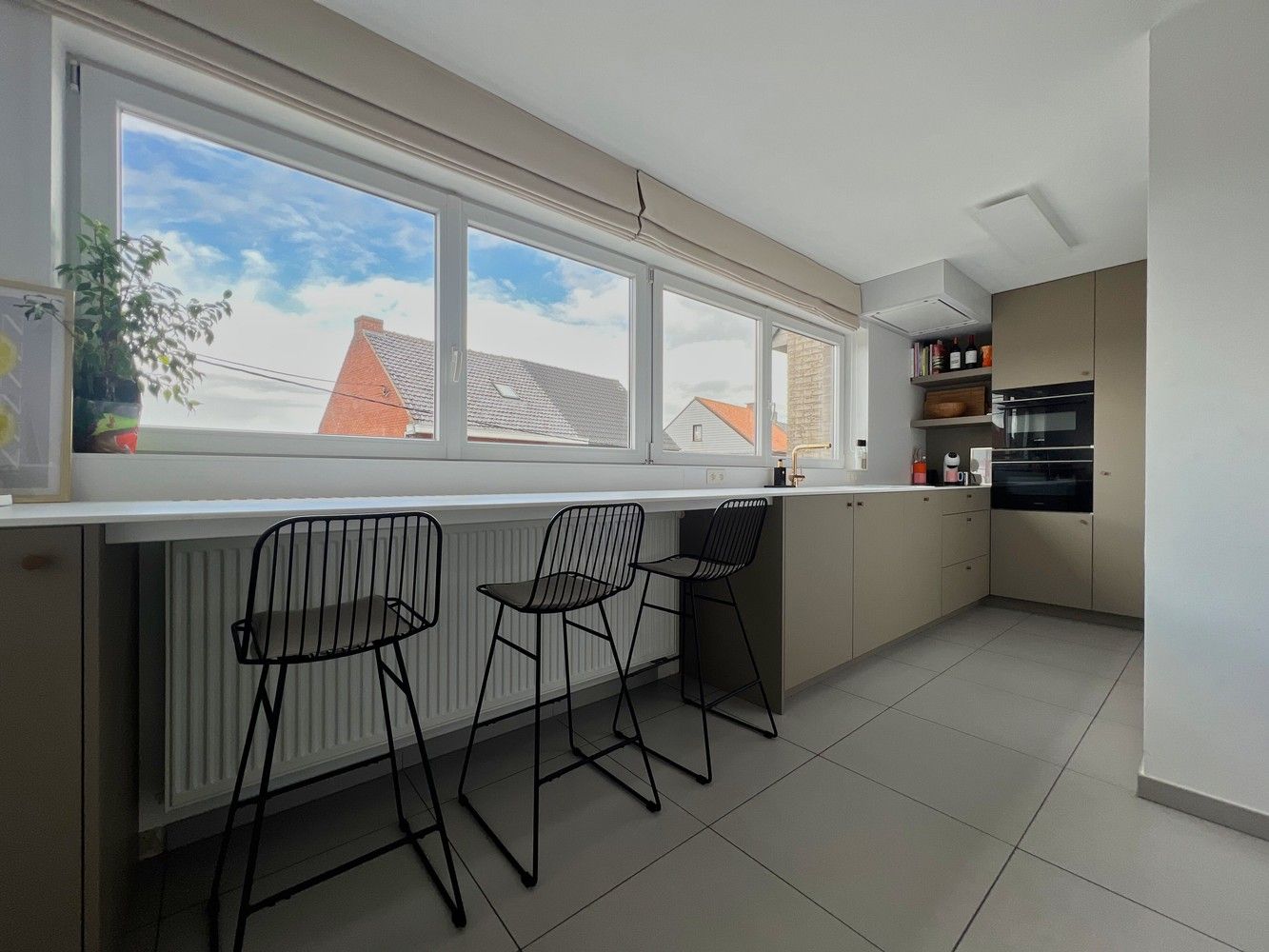 Instapklare en lichtrijke woning (4 slpks) + tuin! foto 8