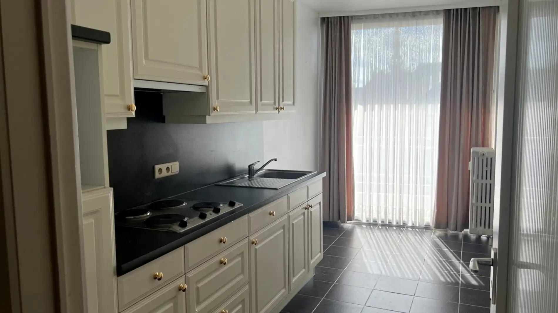 Appartement te Diest, 2 slpks, terras foto 3