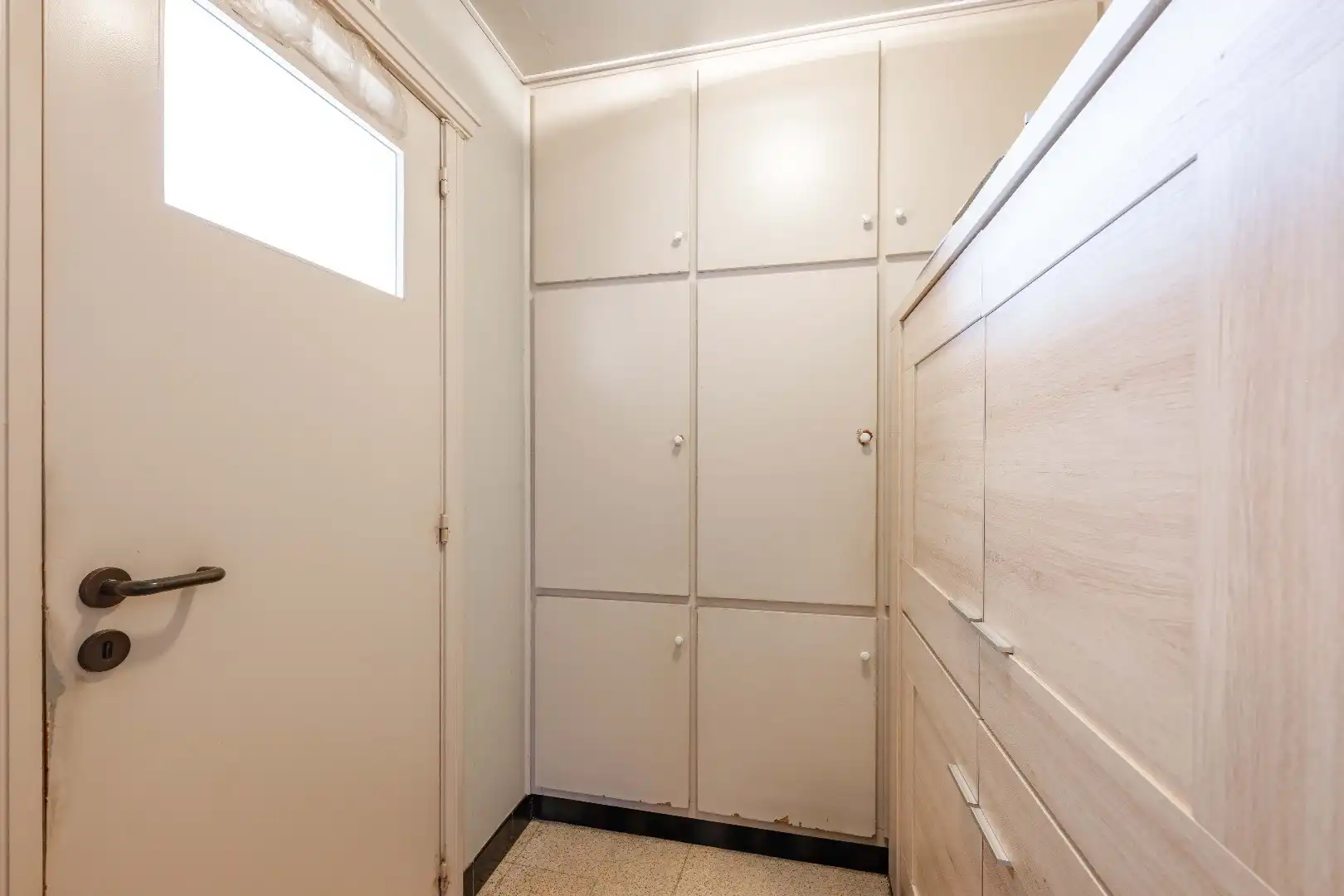 RUSTIG GELEGEN WONING MET POTENTIEEL TE IEPER  foto 6