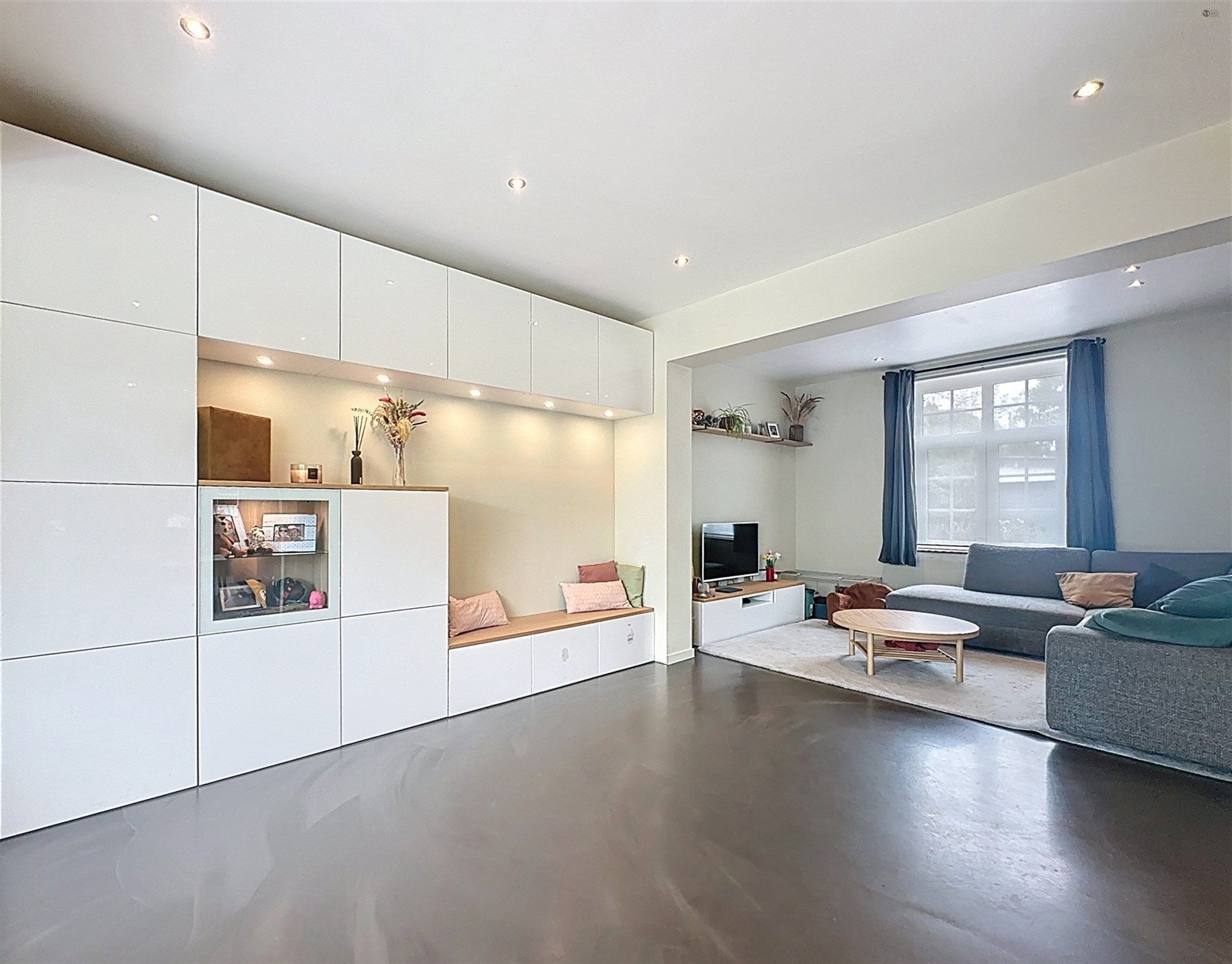 Prachtige woning met 4 slaapkamers, garage en zuidgerichte tuin! foto 2