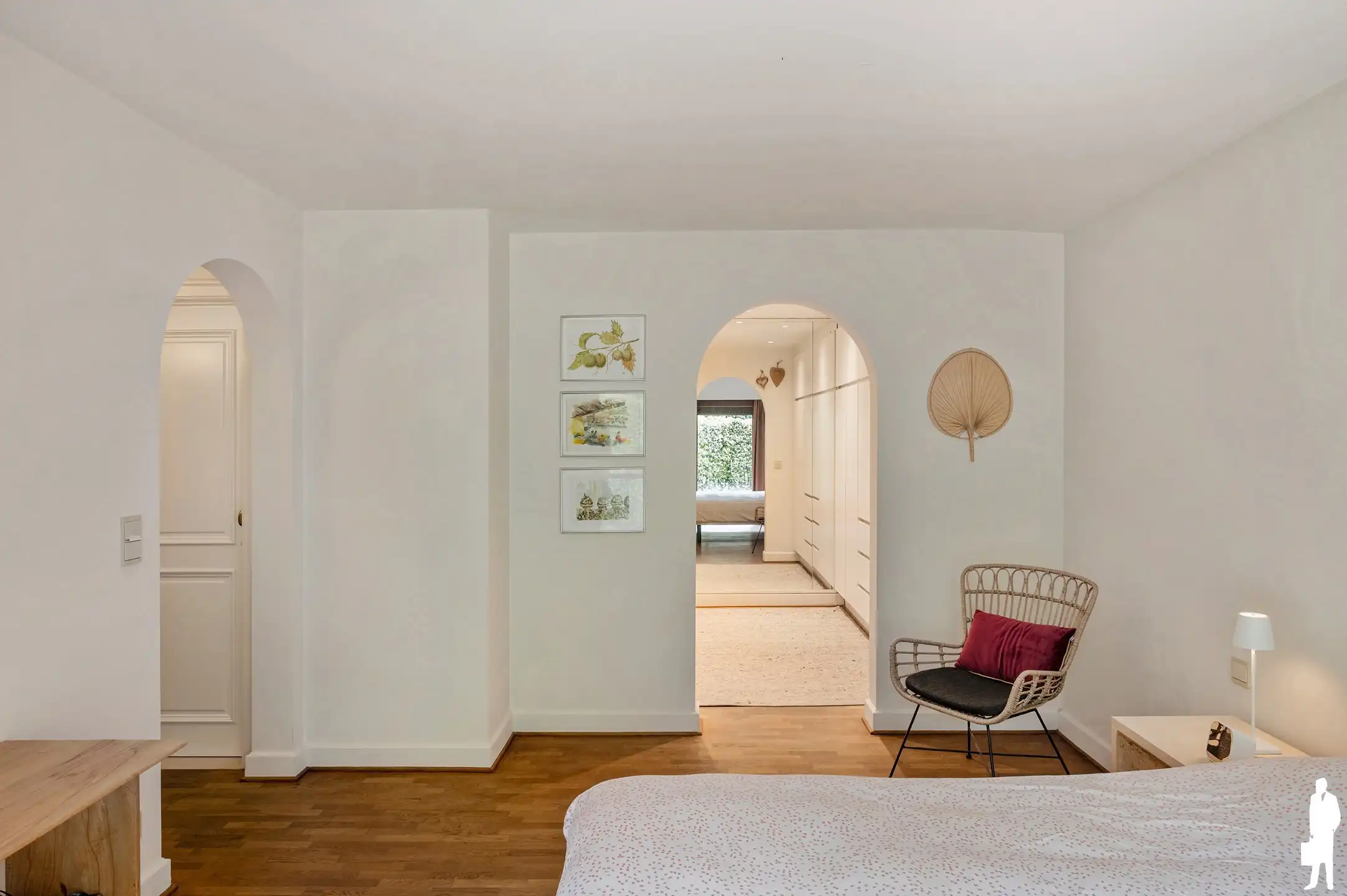 Karaktervolle gelijkvloerse villa op ca. 2.000 m² in zeer rustige, gegeerde en autoluwe wijk Dennendael en dichtbij het natuurgebied foto 30