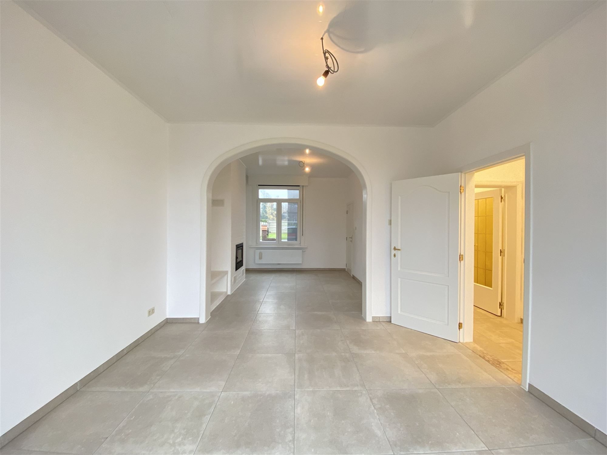 Recent gerenoveerde woning met tuin en garage  foto 2