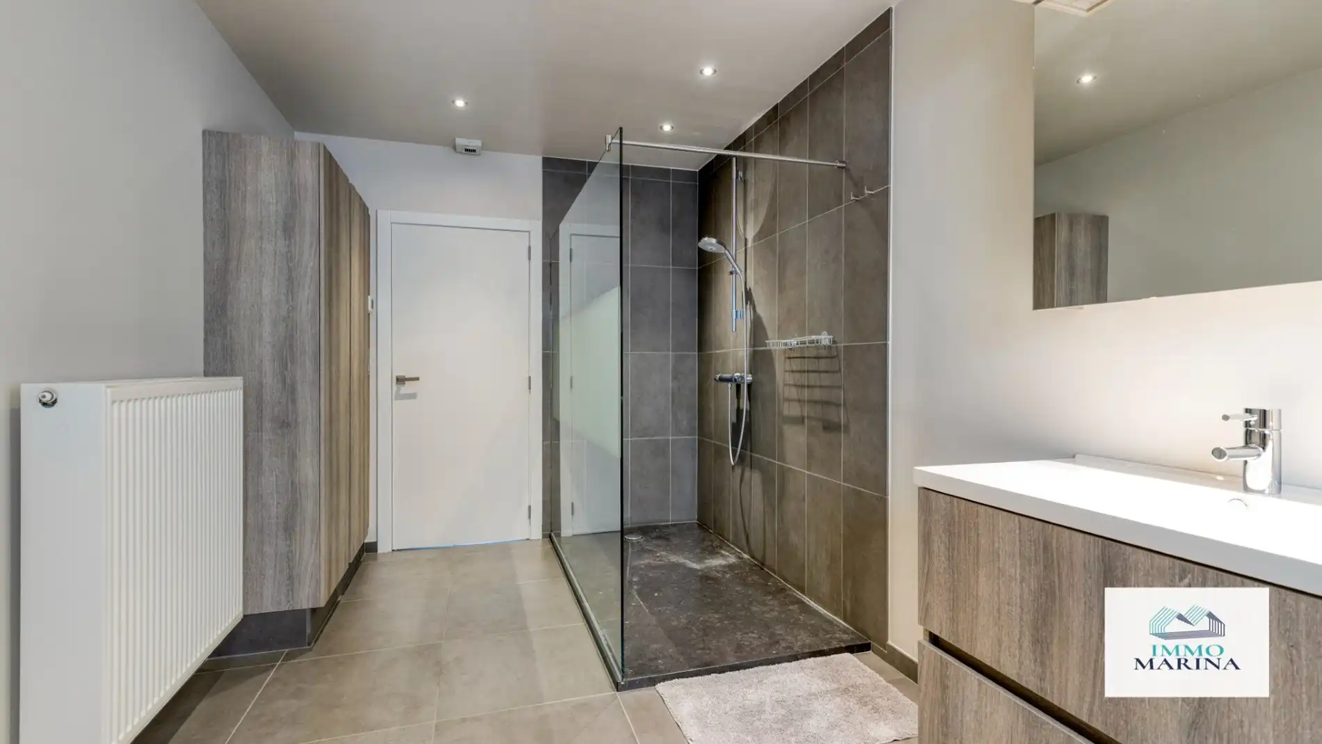 Zeer ruime instapklaar woning met veel mogelijkheden te Begijnendijk.  foto 4