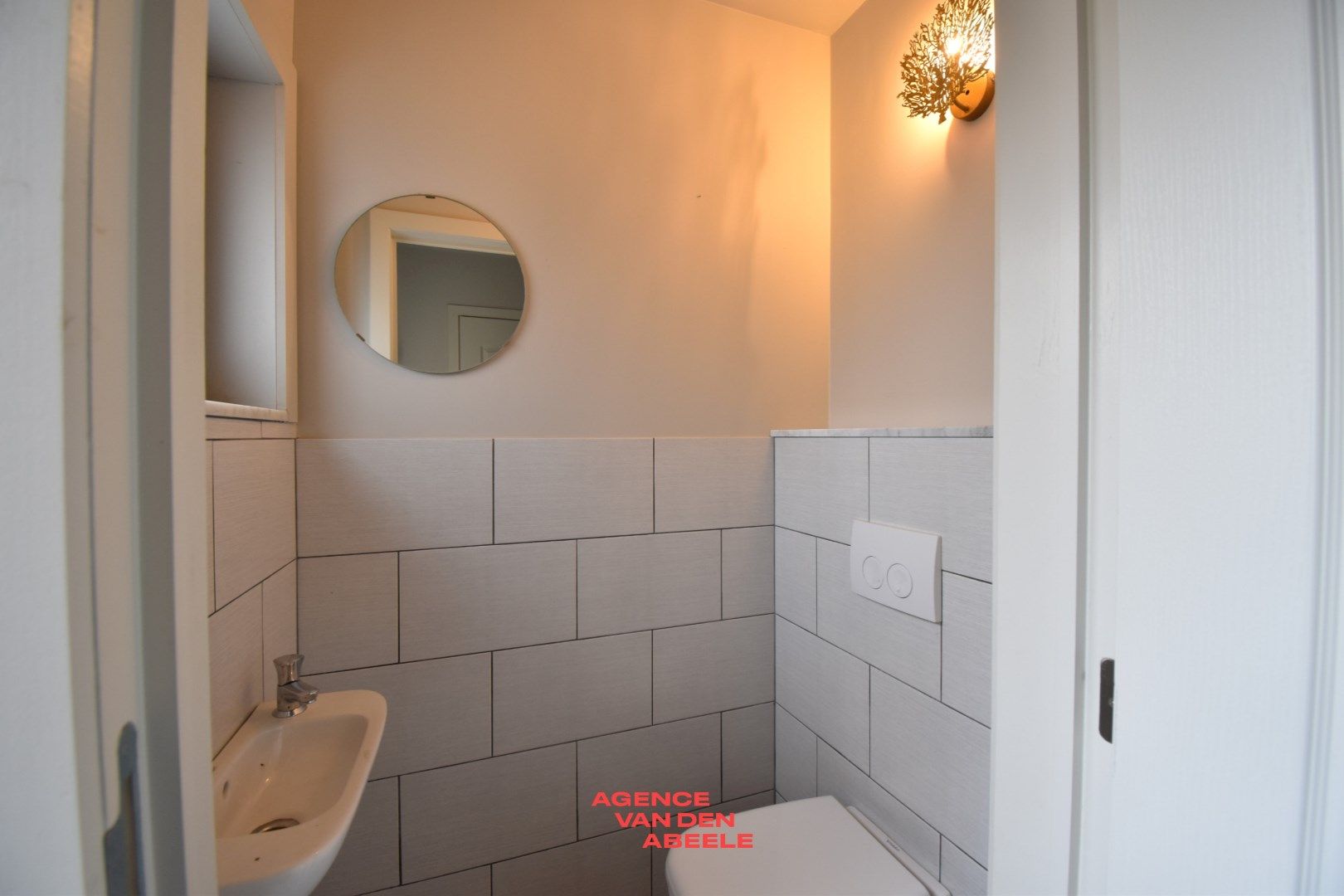 Volledig vernieuwde en zeer ruime woning te Sint-Kruis foto 5