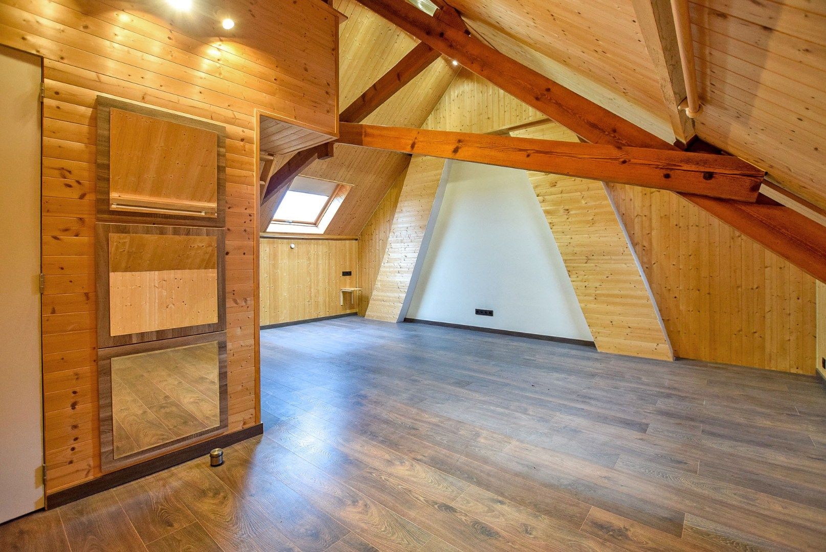 Gerenoveerde rijwoning te huur op 273m² met 3 slaapkamers te Adinkerke (De Panne)!  foto 18