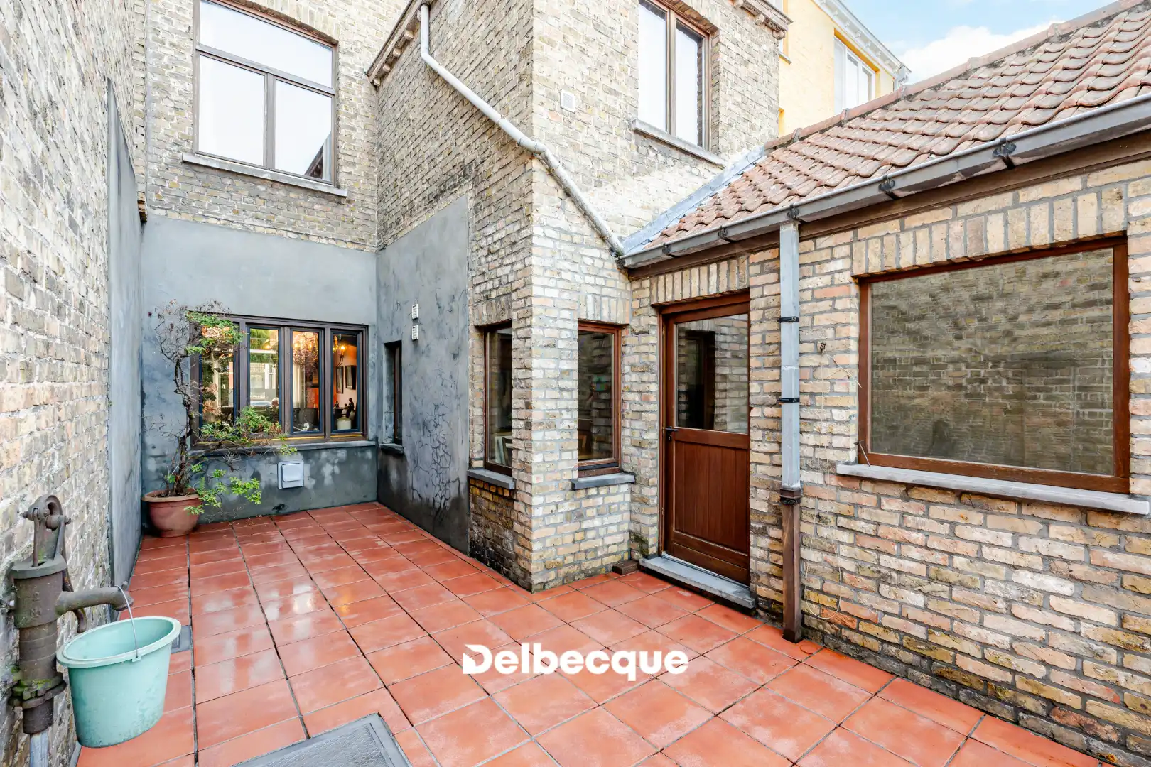 Eclectische burgerwoning met riante tuin en garage in Kristus-Koning foto 11