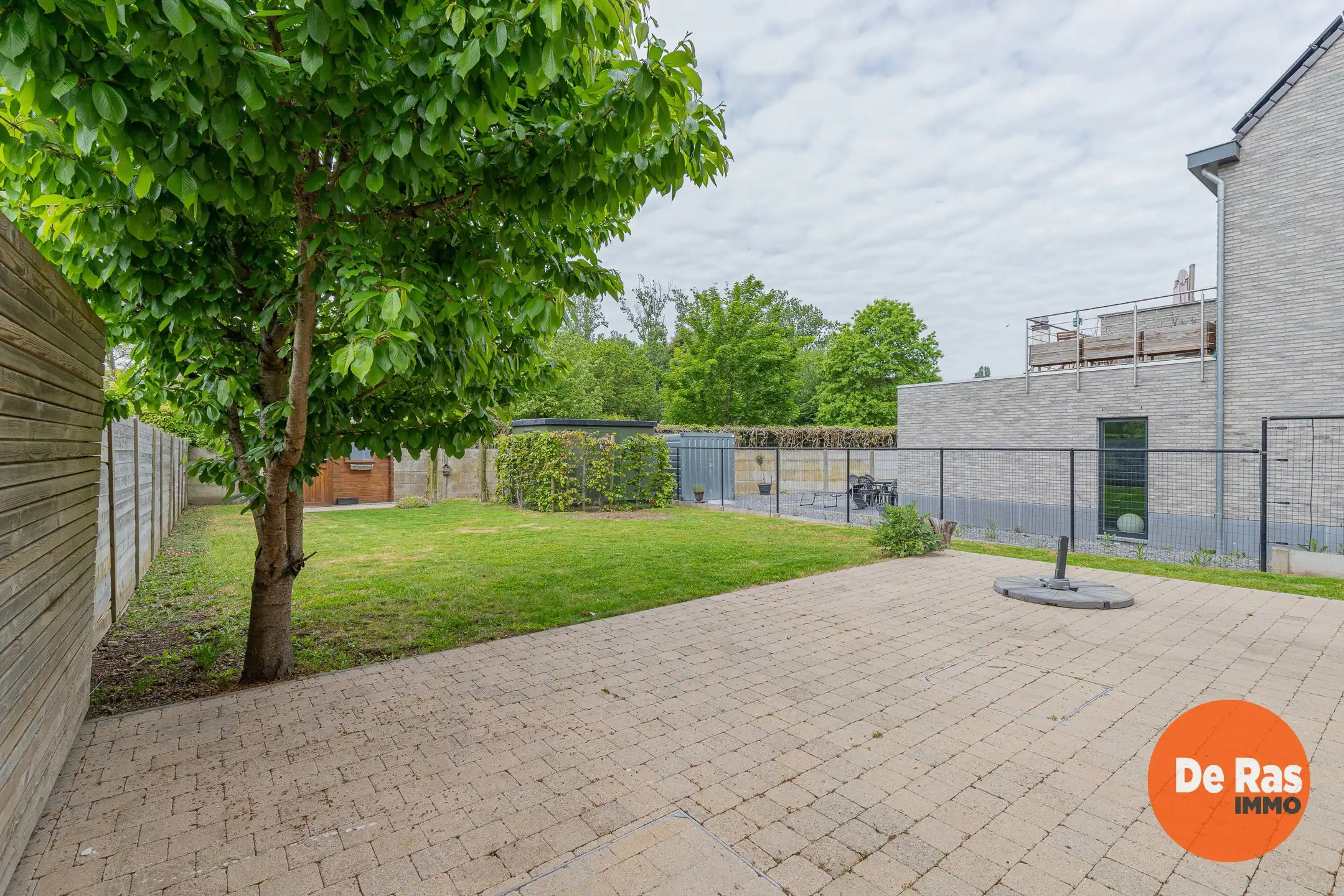 OORDEGEM – Recente  HOB met drie slaapkamers en tuin foto 17
