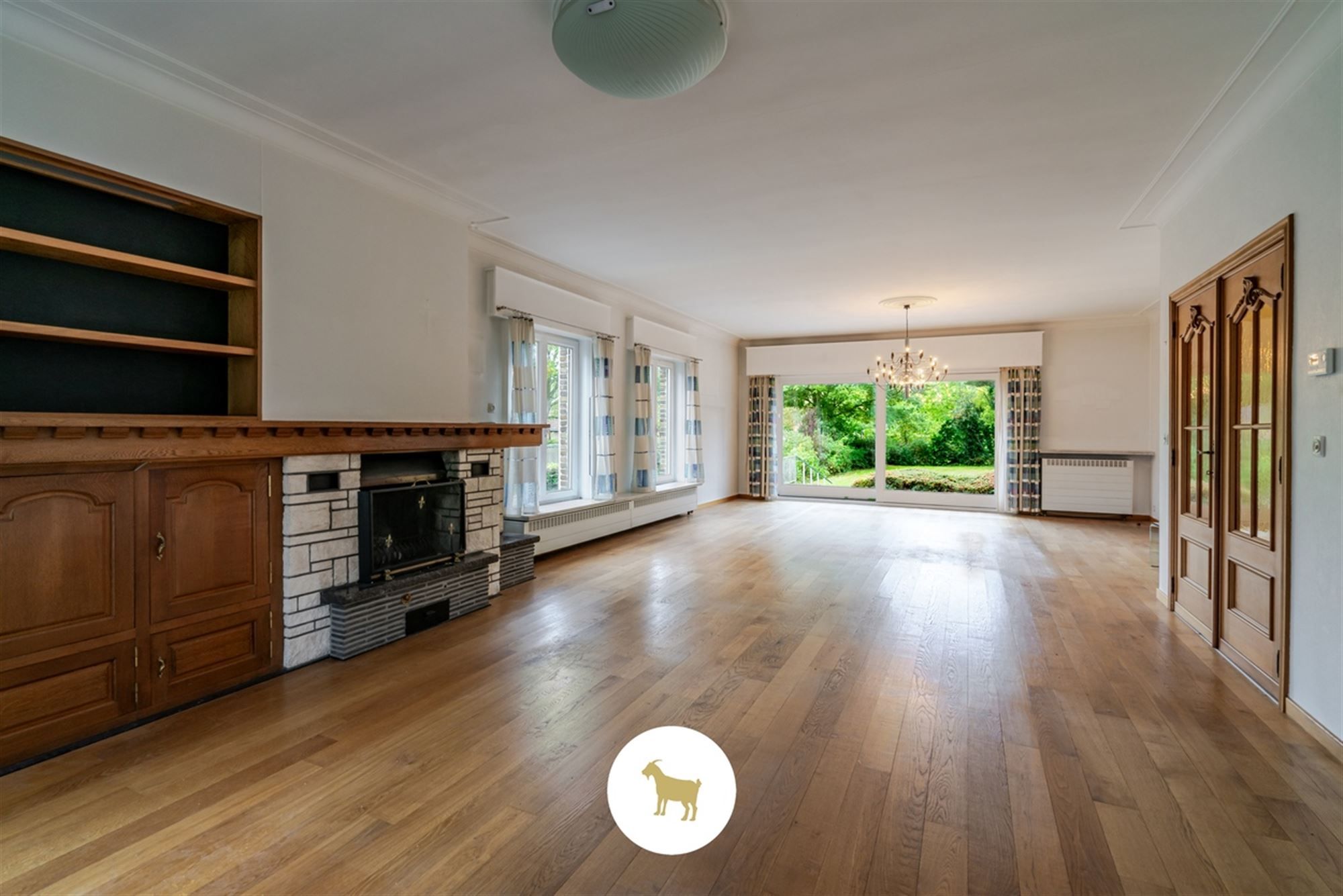 Te renoveren RUIME ALLEENSTAANDE VILLA met 4 SLAAPKAMERS, BUREAU en GARAGE op een prachtig zuidwestgericht PERCEEL van 1.300 m² foto 12