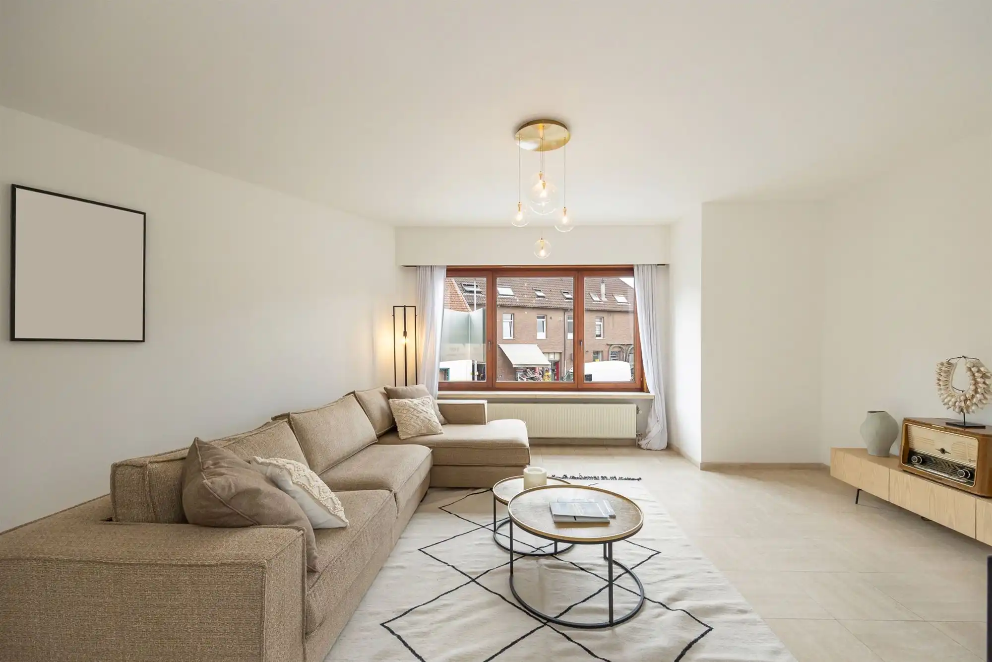 Gezinswoning woning met drie slaapkamers en tuin foto 4