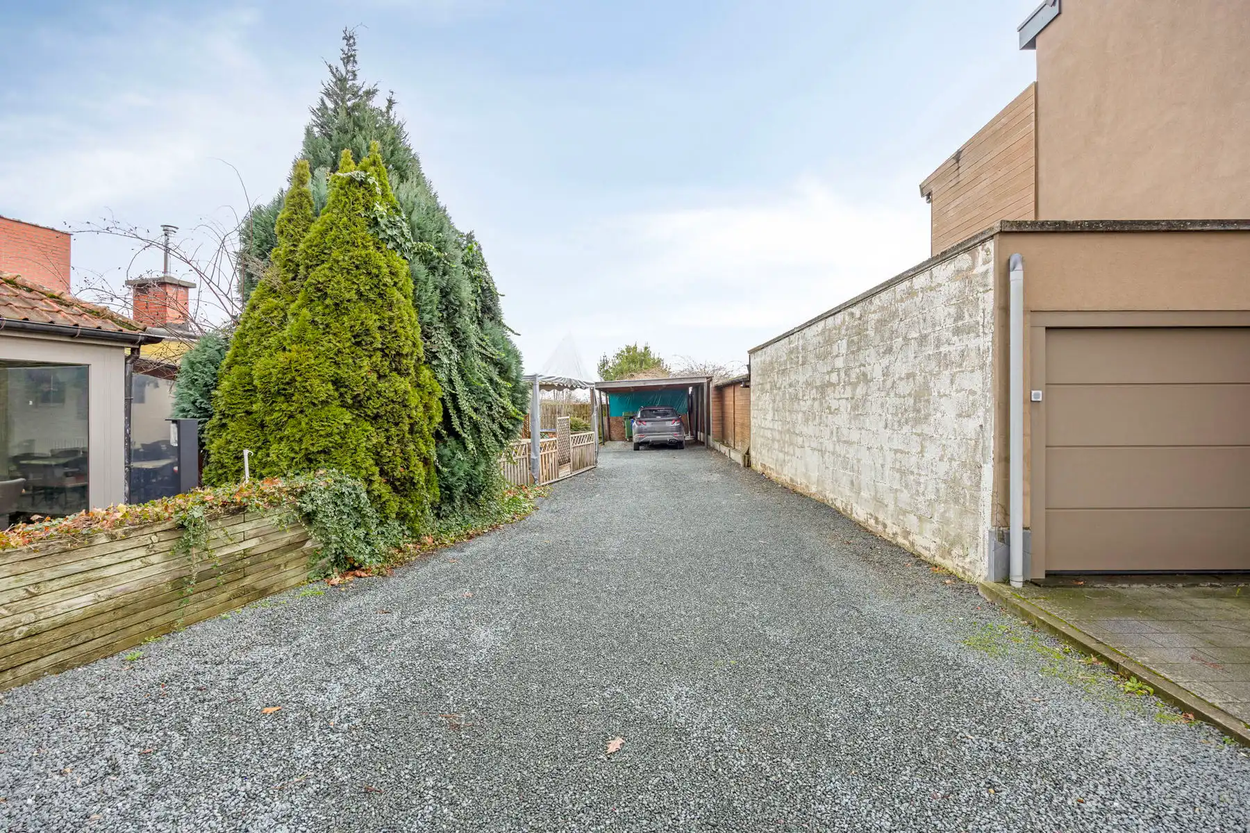 veelzijdig handelshuis met woonst en appartement foto 16