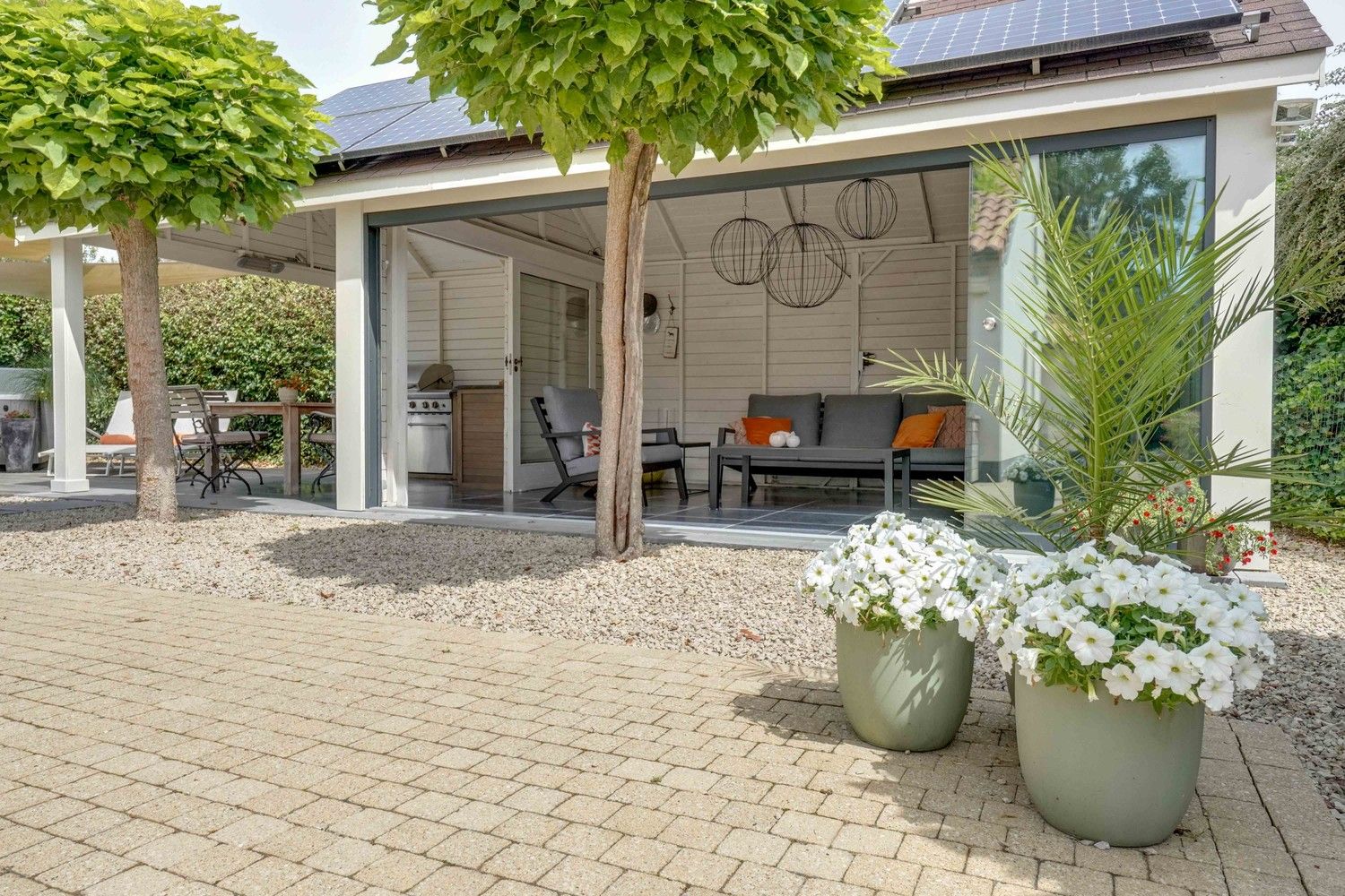 Uitstekend gelegen, gerenoveerde villa op 10a foto 3