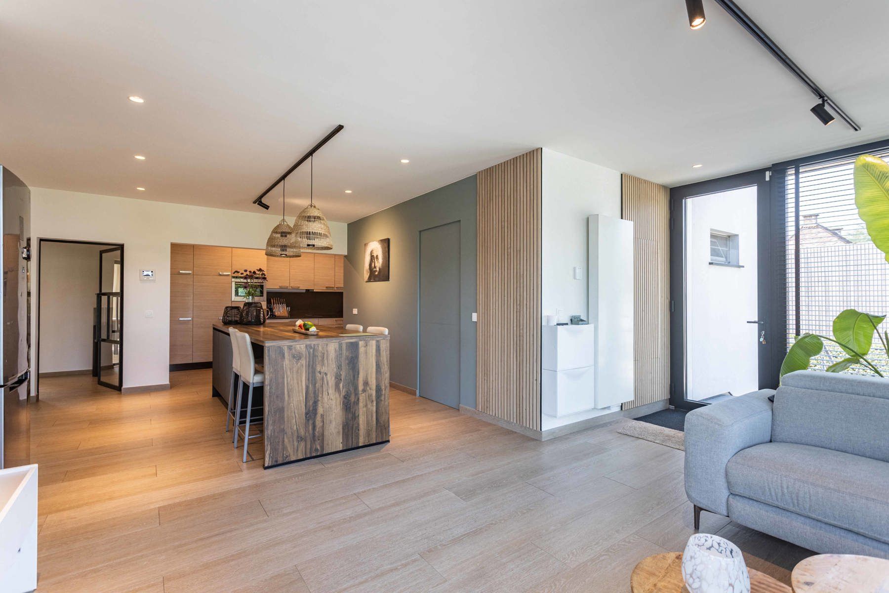 EXCLUSIEVE VILLA MET ZWEMBAD EN PRACHTIGE TUIN! foto 12