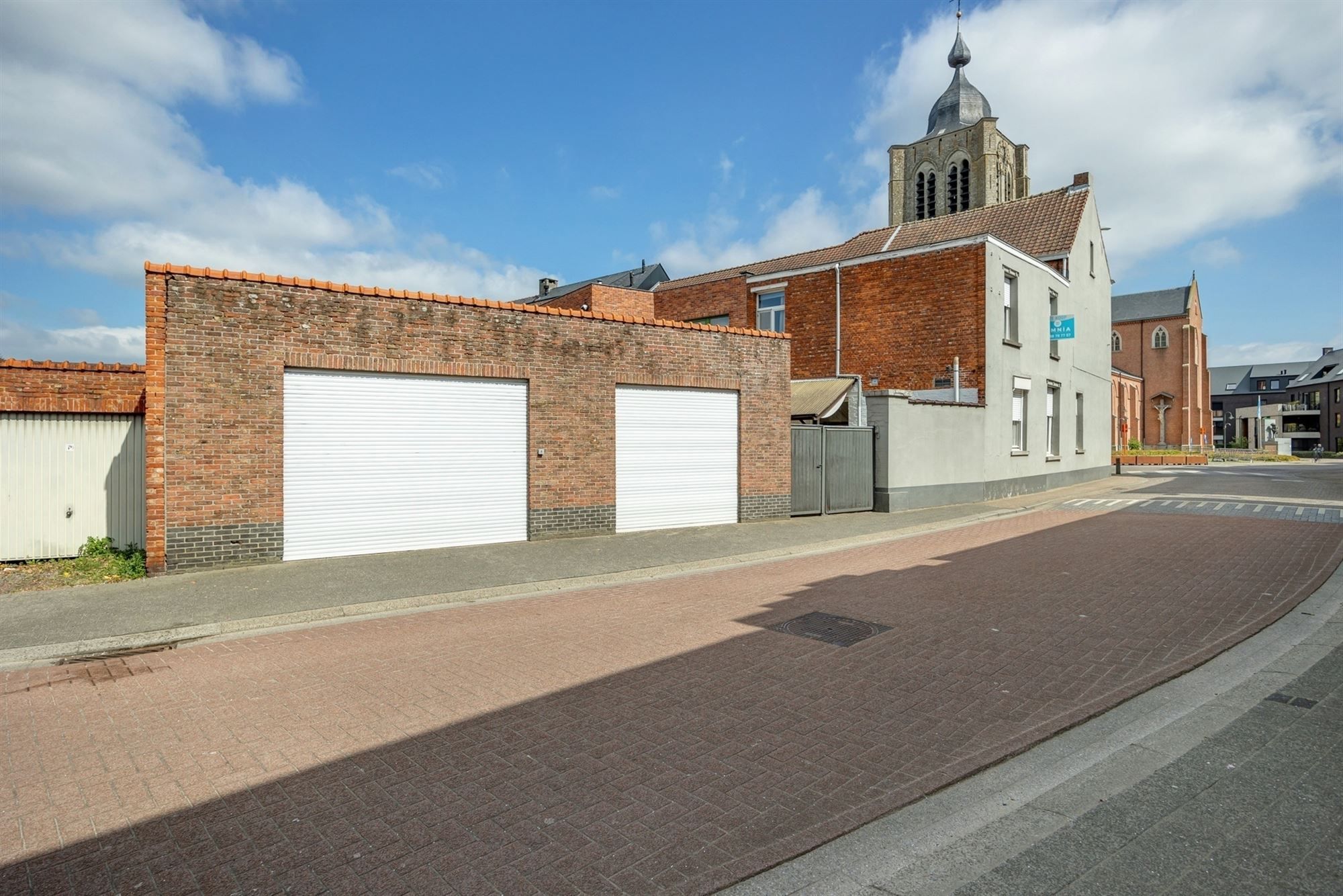 Ruime woning met 4 slpkmrs. en koer foto 29