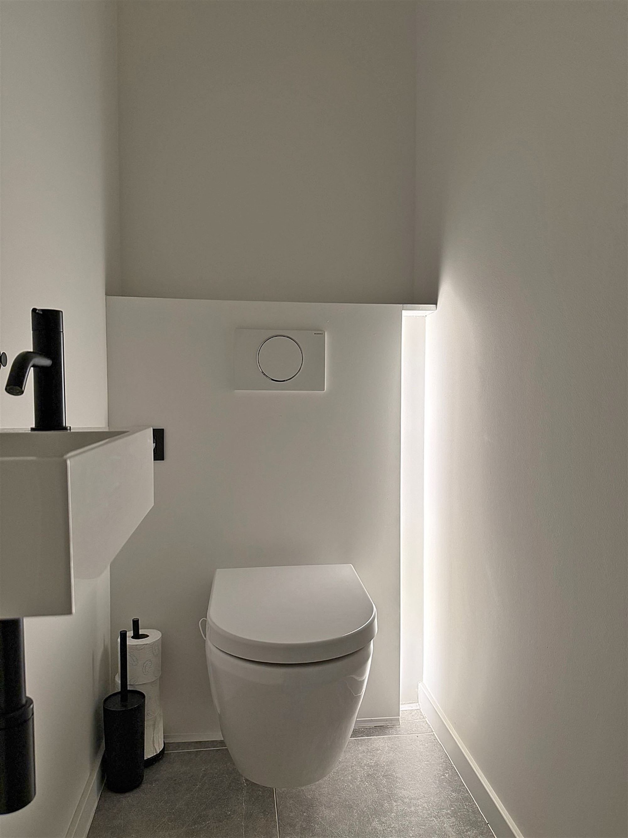 APPARTEMENT (gelijkvloers) met terras / tuin, 1 slaapkamer, ruime bergingen & autostaanplaats foto 16