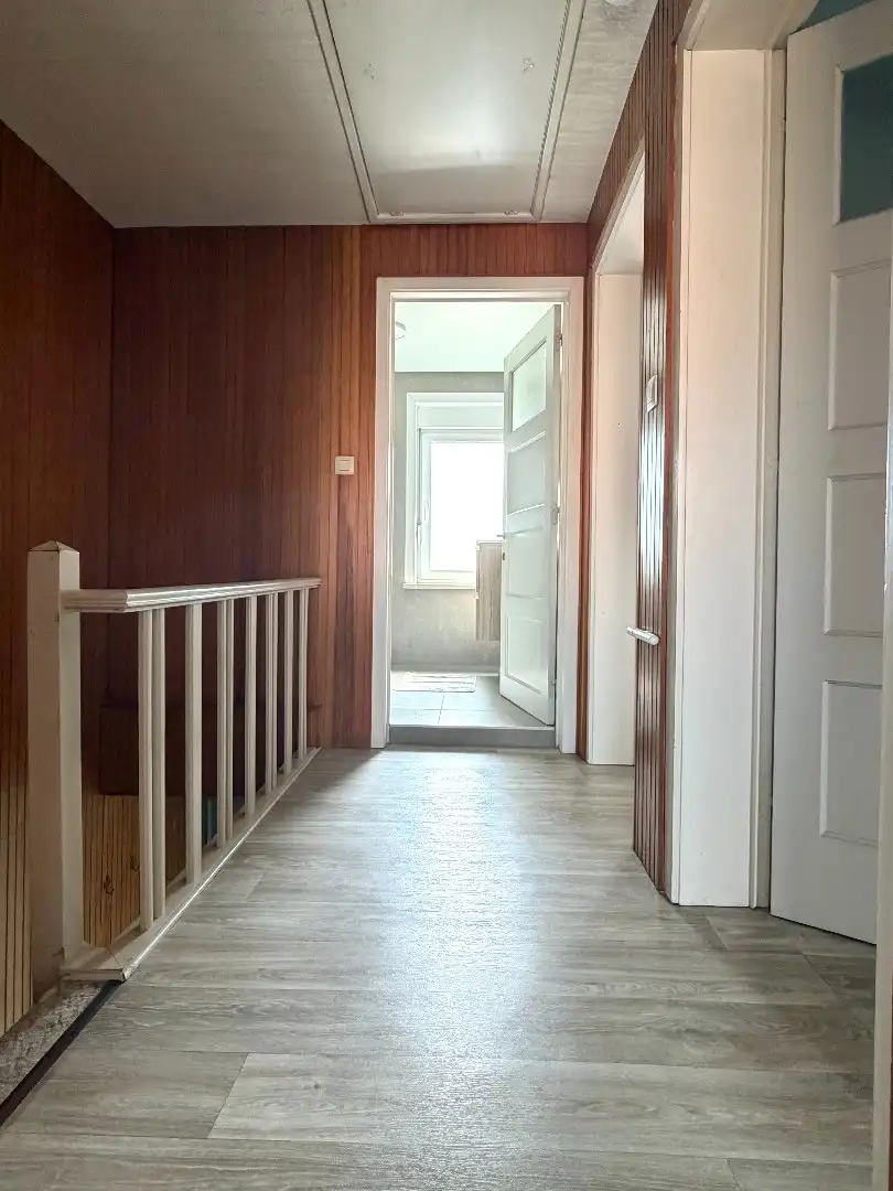 Instapklare rijwoning met garage te koop te Harelbeke! foto 8
