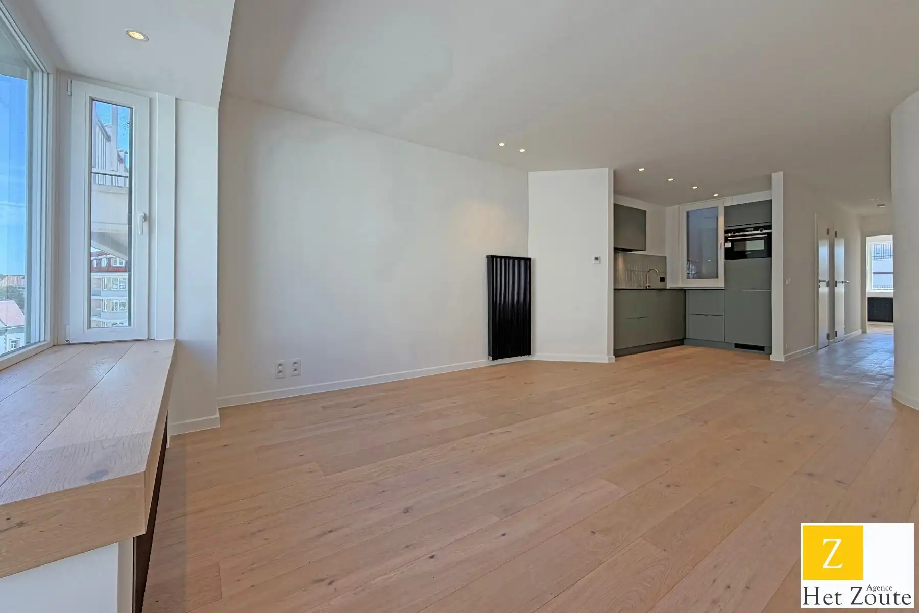 Gezellig instaplaar appartement op enkele passen van Zeedijk foto {{pictureIndex}}