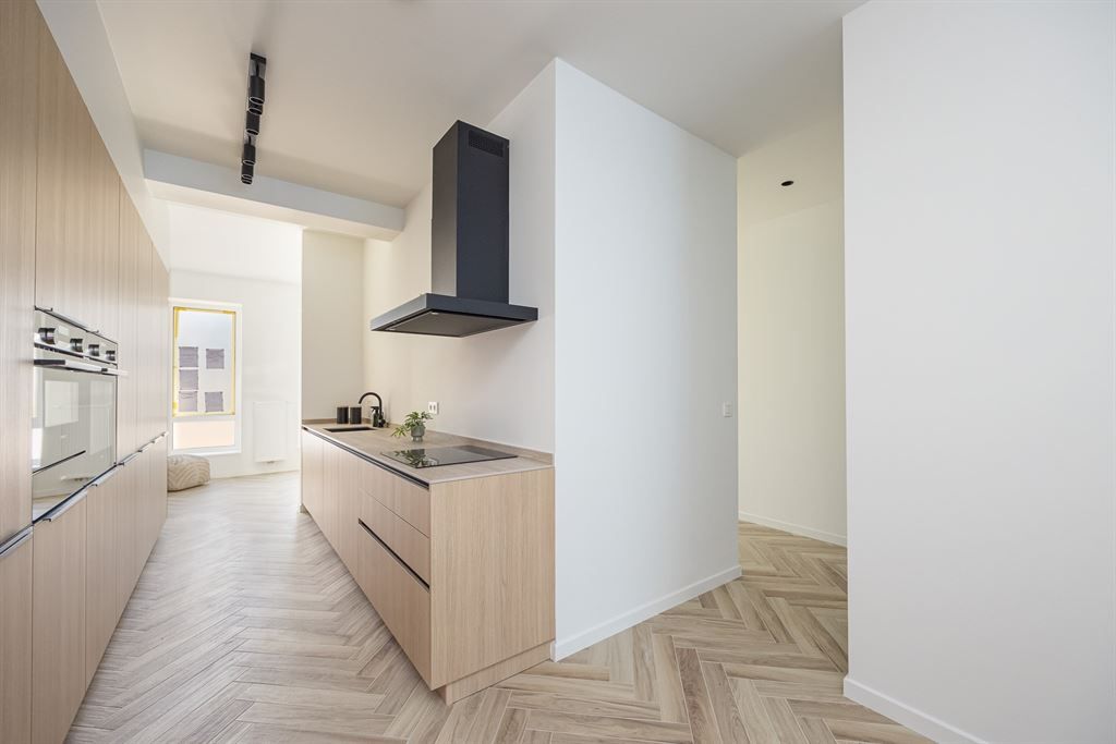 Stijlvol gerenoveerd gelijkvloers appartement foto 8