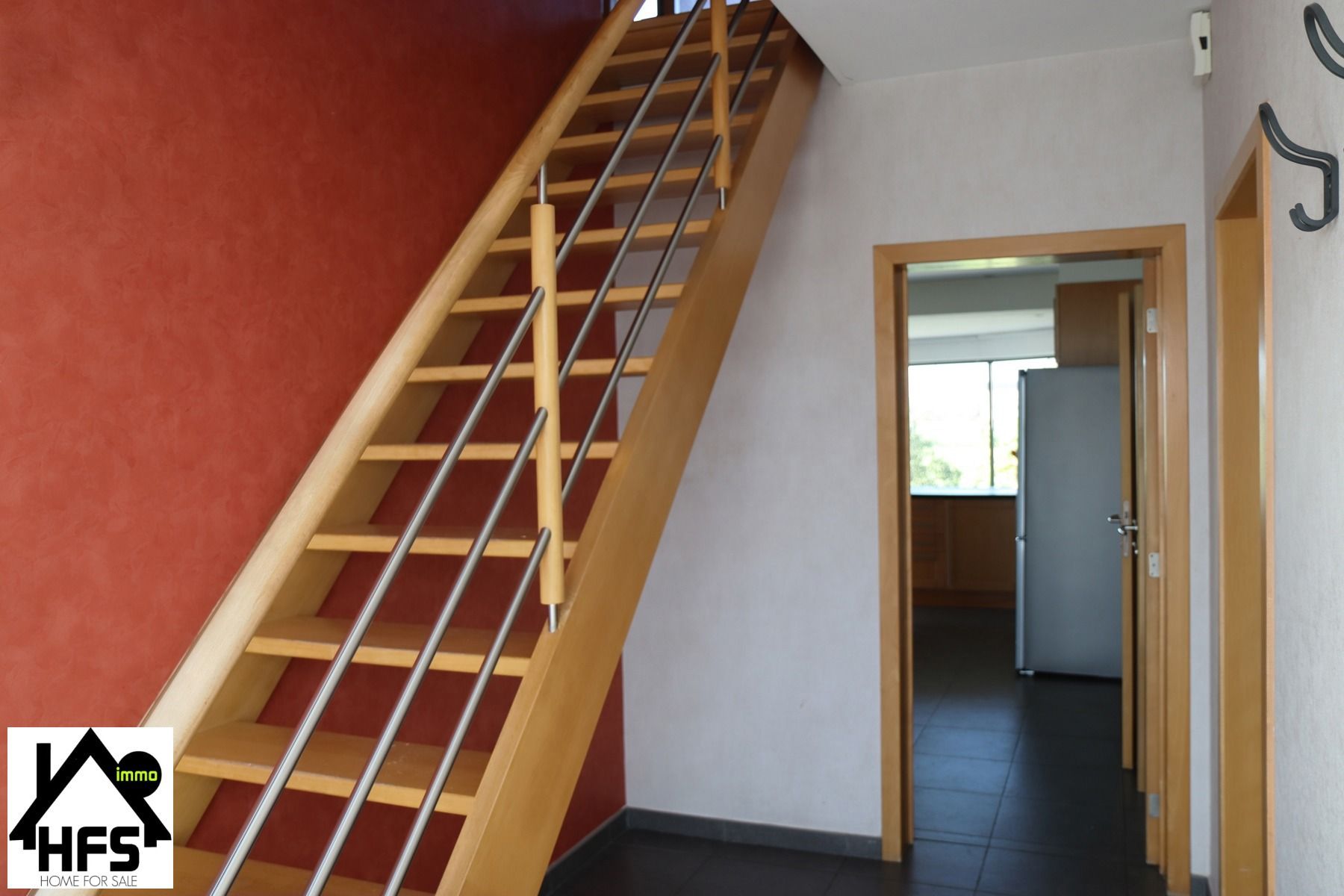 Ruime op te frissen villa met zicht op de weides met tof bijgebouw foto 15