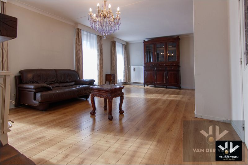 Ruim en zeer goed onderhouden triplex met veel mogelijkheden op goed bereikbare locatie in het gezellige Diepenbeek foto 7