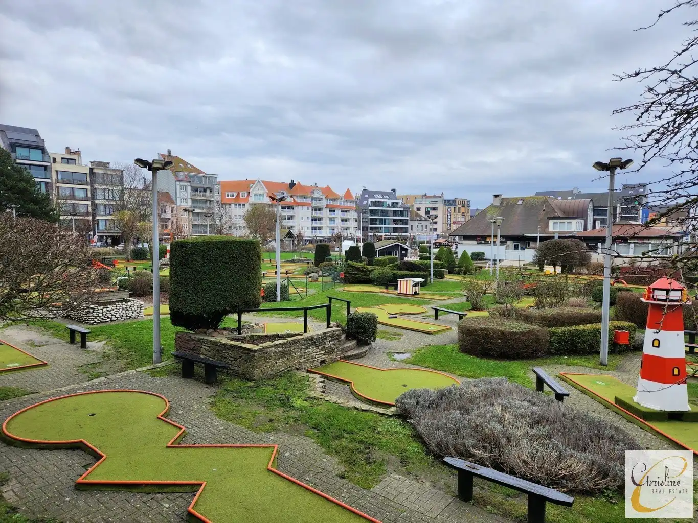 Karaktervol investeringspand op topligging in Blankenberge  foto 14