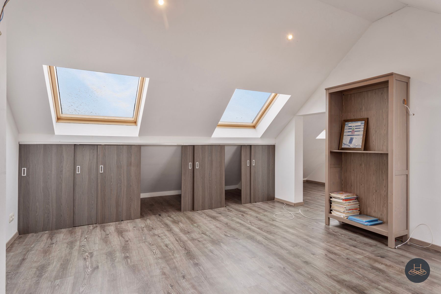 Ruime woning met veel potentieel op toplocatie foto 26