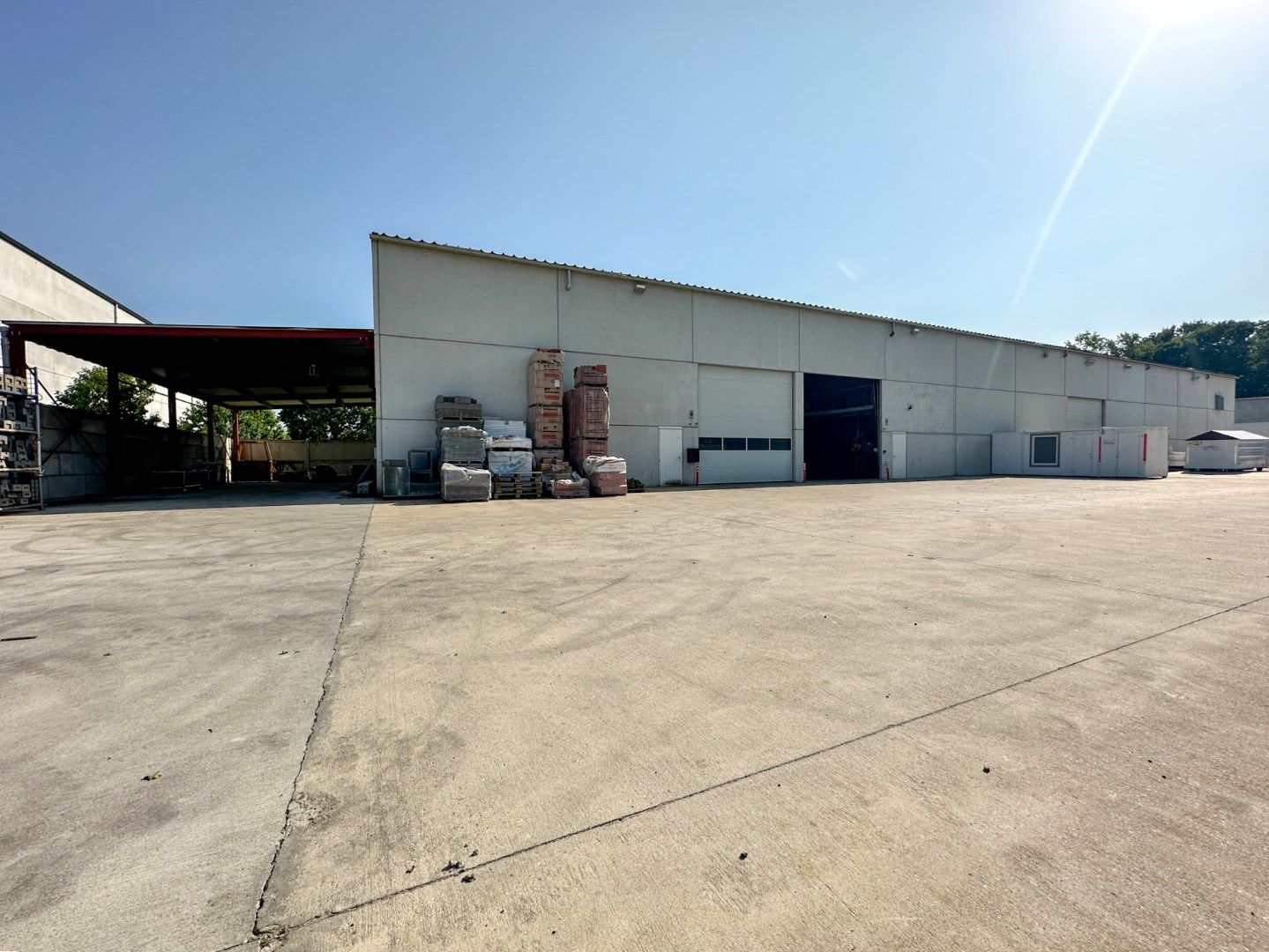 Loods/opslagruimte (500 m²) met koer, Industrieterrein Torhout foto 2