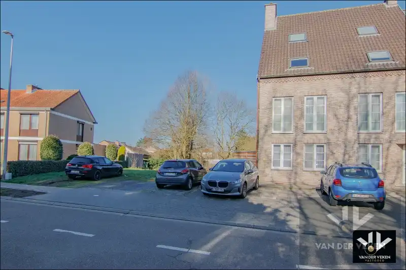 Rustig en toch centraal gelegen projectgrond voor appartementen of andere invulling op 4 aren 7 centiaren in het centrum van Diepenbeek! foto 6