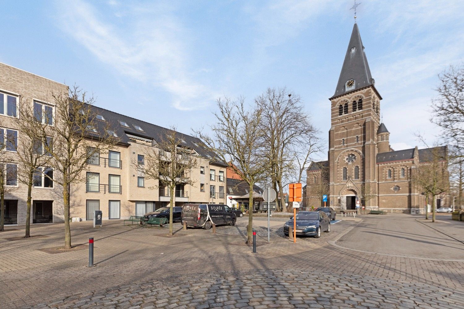 Gelijkvloers appartement met 2 slaapkamers en carport in hartje Pelt foto 16