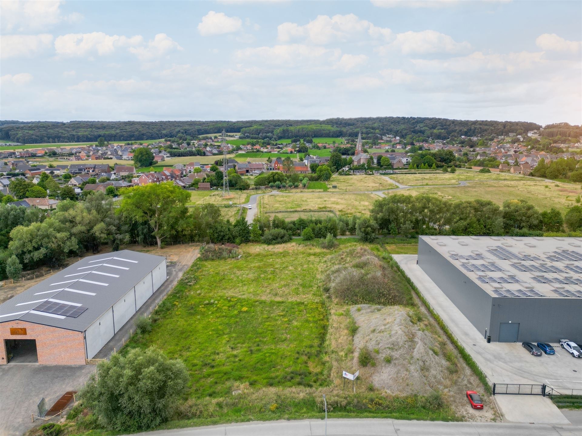 KMO-grond dichtbij de N8 foto 6