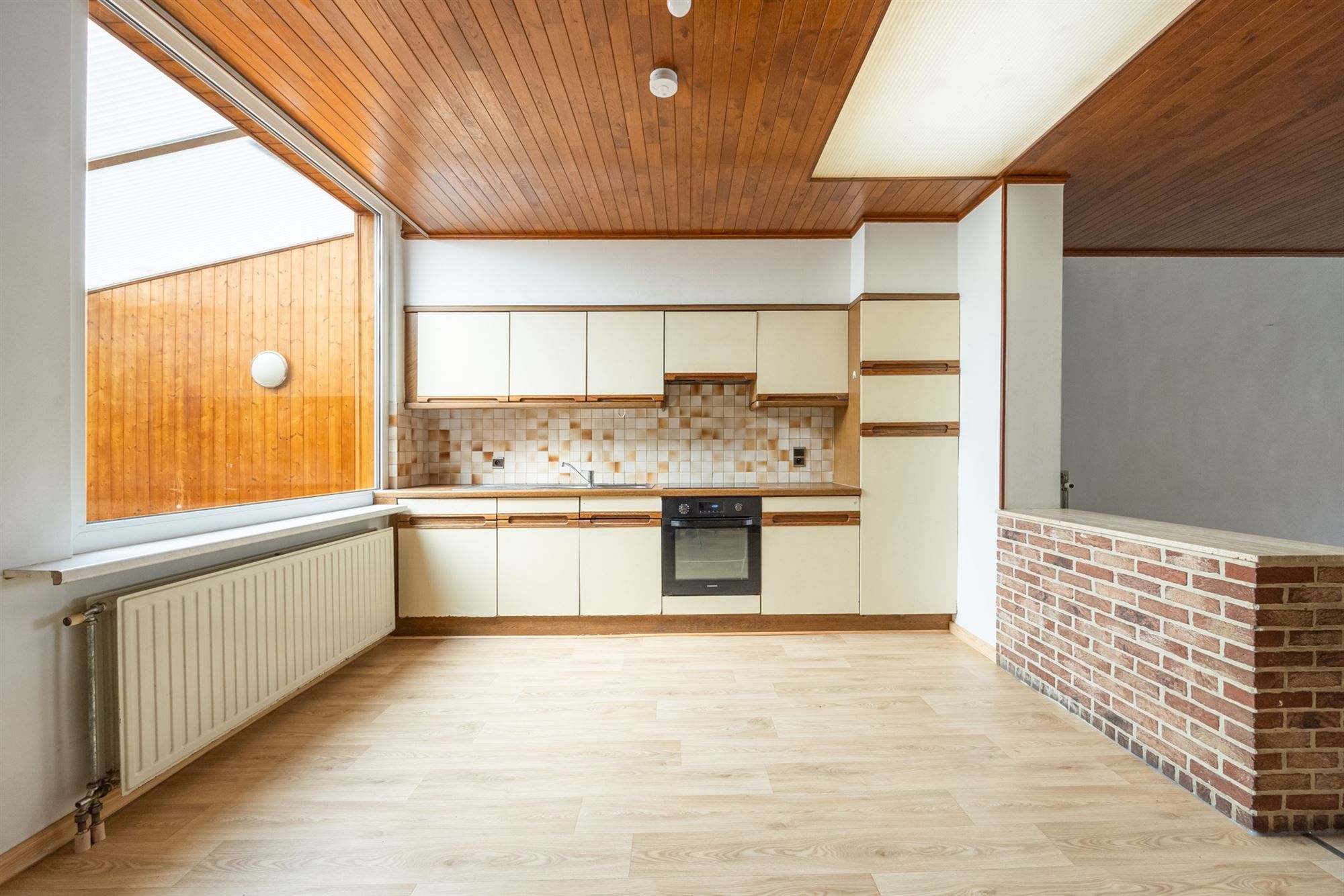 Ruime gezinswoning met vier slaapkamers en tuin foto 6
