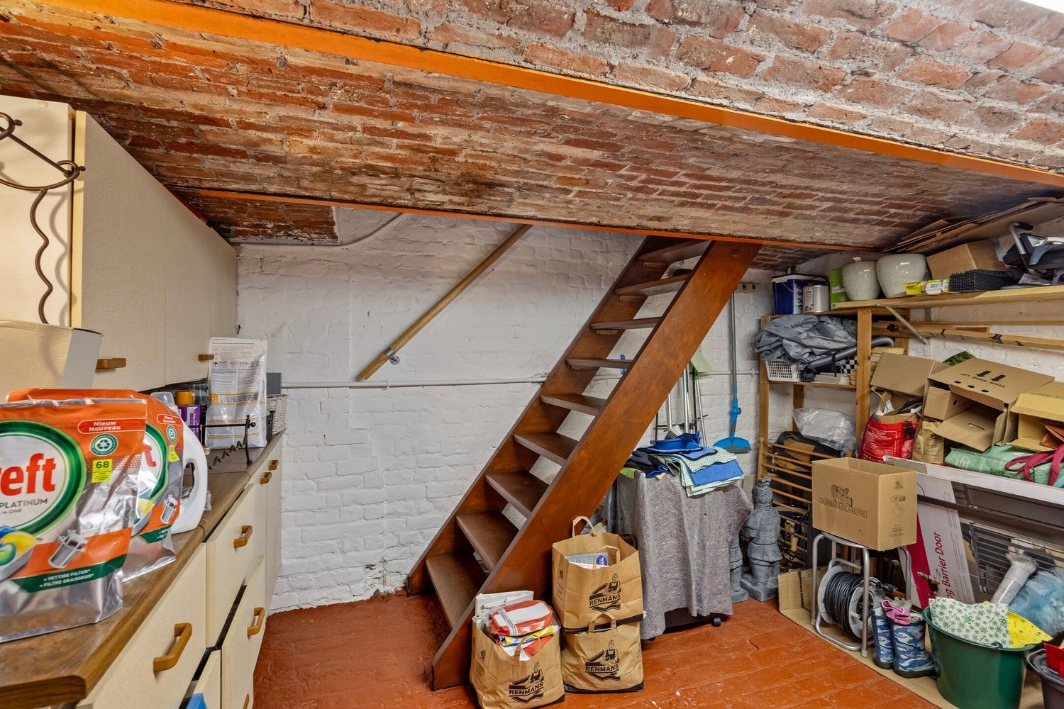 Te koop: charmant rijhuis met tuin en overdekt terras in centrum Halle foto 9