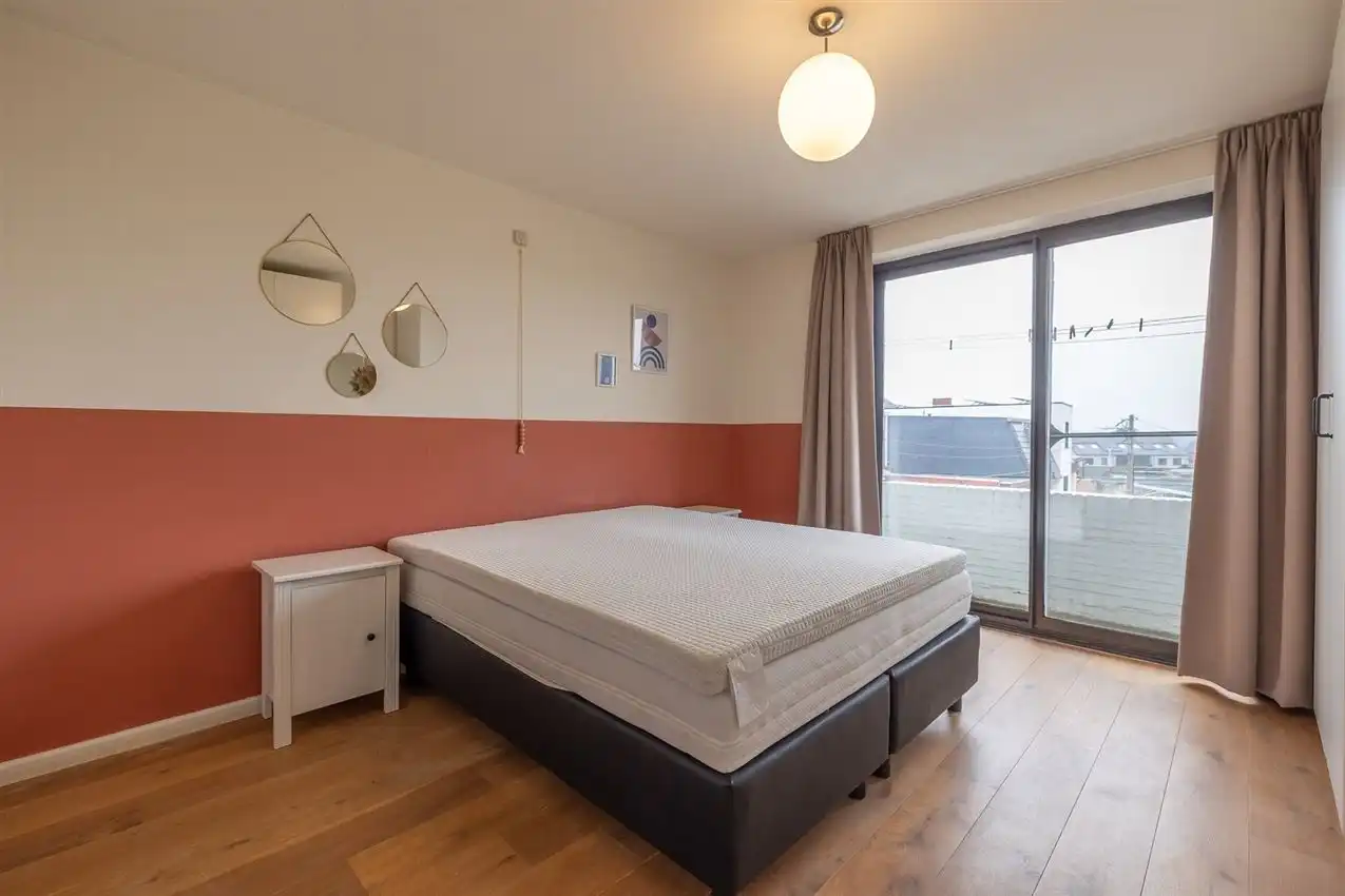 Instapklaar, volledig gerenoveerd appartement met twee terrassen foto 16
