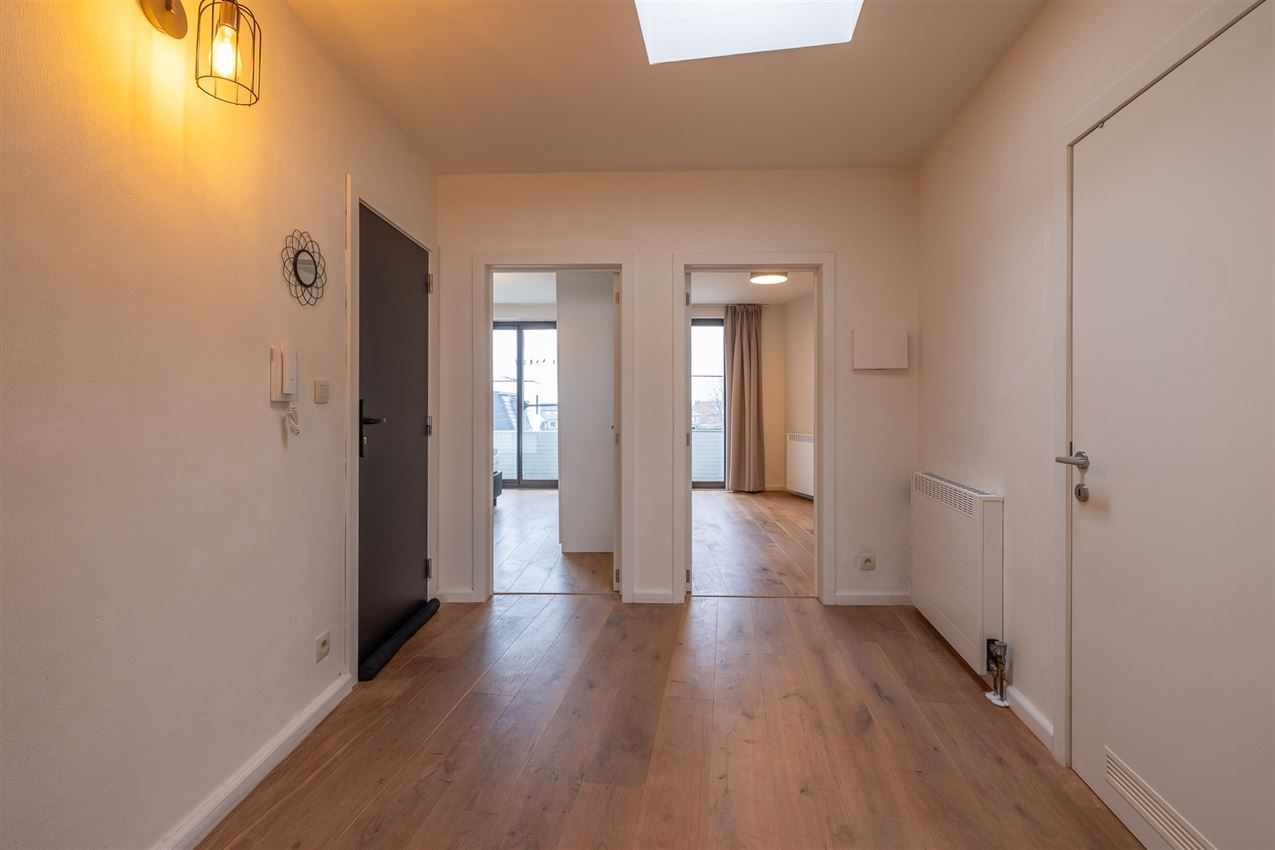 Gerenoveerd tweeslaapkamerappartement foto 16