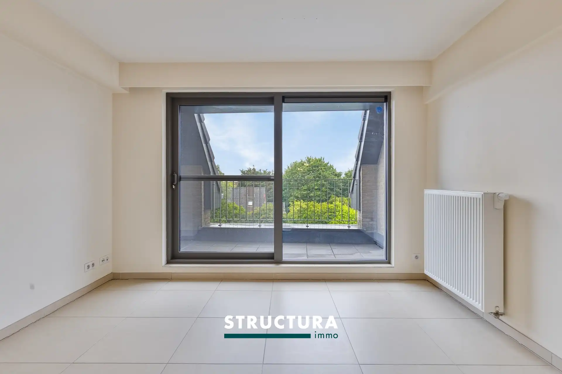 Lichtrijk duplexappartement met terras en 2 kamers foto 5