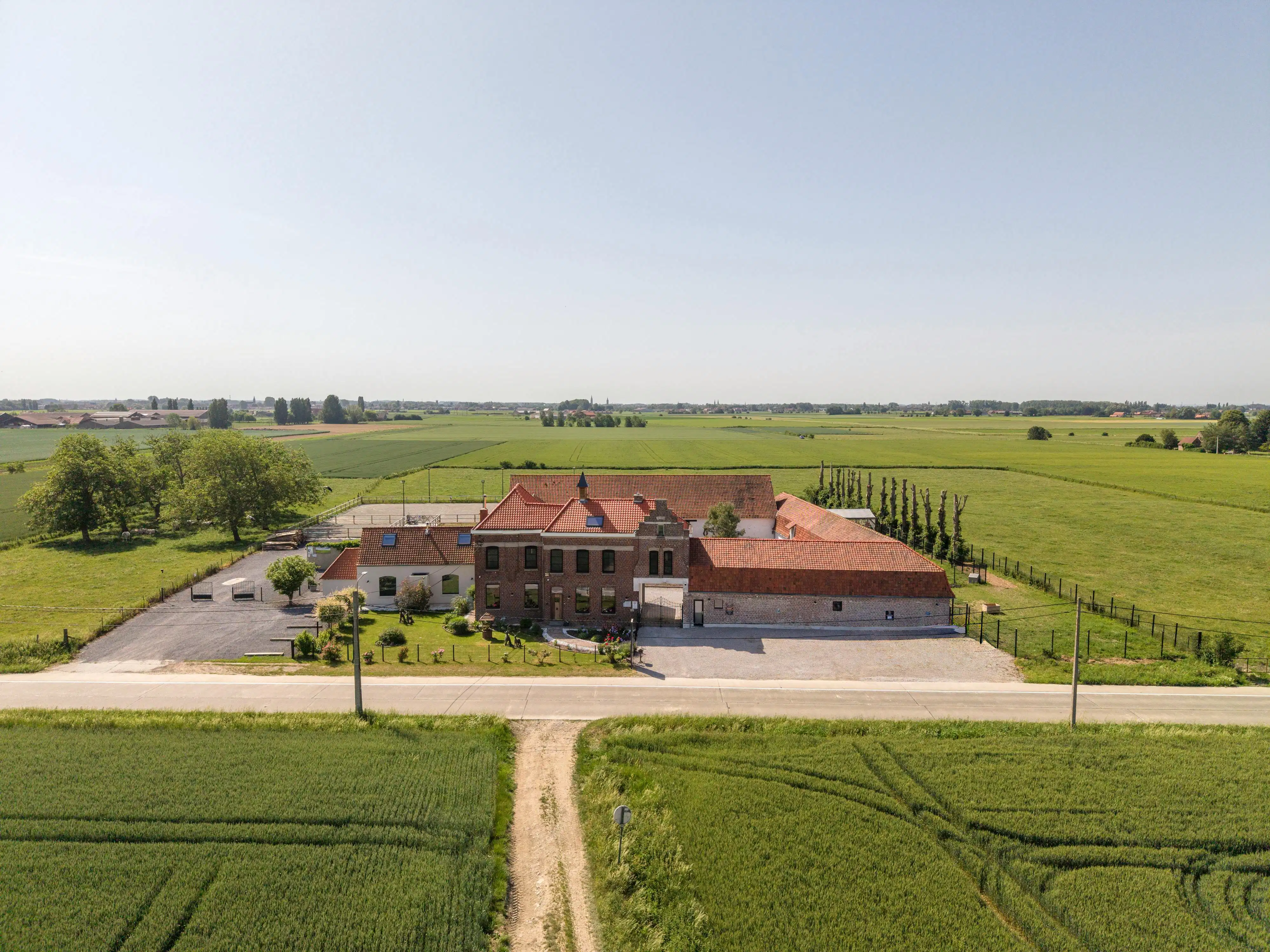 Karaktervolle hoeve met open zicht op de Kemmelberg en tal van mogelijkheden op 7.425 m² foto 36