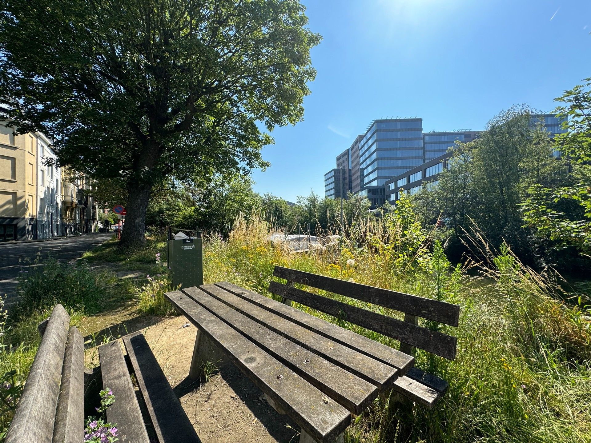 GERENOVEERD GEBOUW MET 5 VERHUURDE STUDIO'S - NABIJ GENT ZUID foto 2