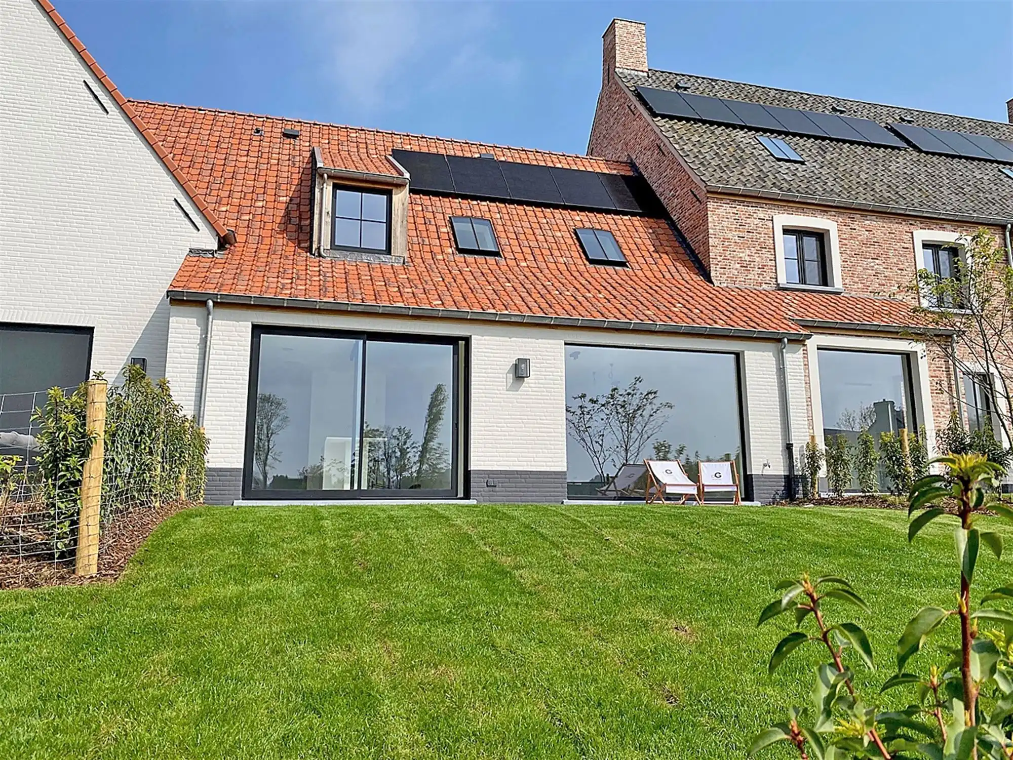 Instapklare DORPSWONING met 3 SLAAPKAMERS, TUIN/TERRAS, GARAGE & grote KELDER foto 12