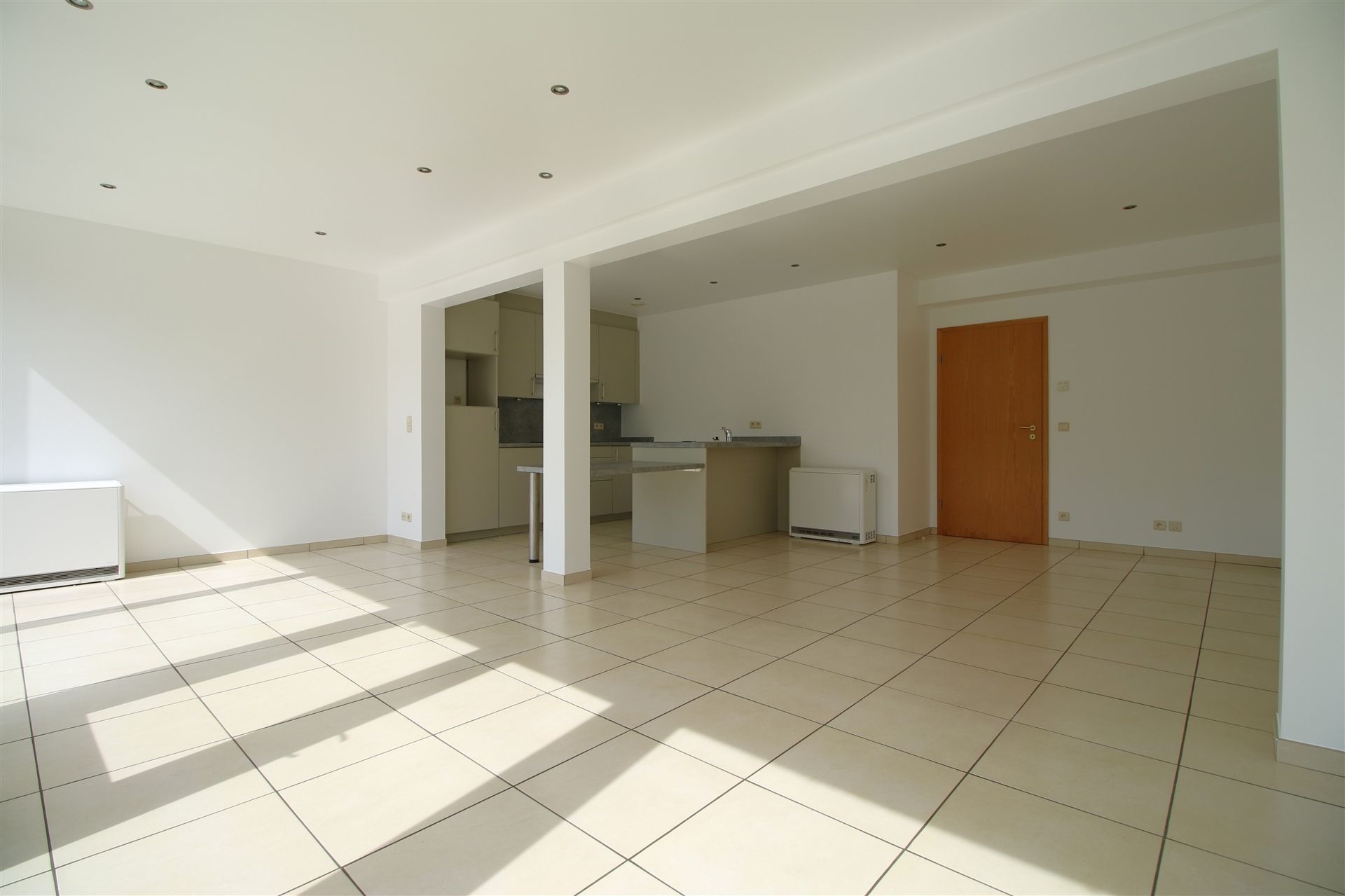 Woning met 4-5 slpk, tuin en garage foto 6